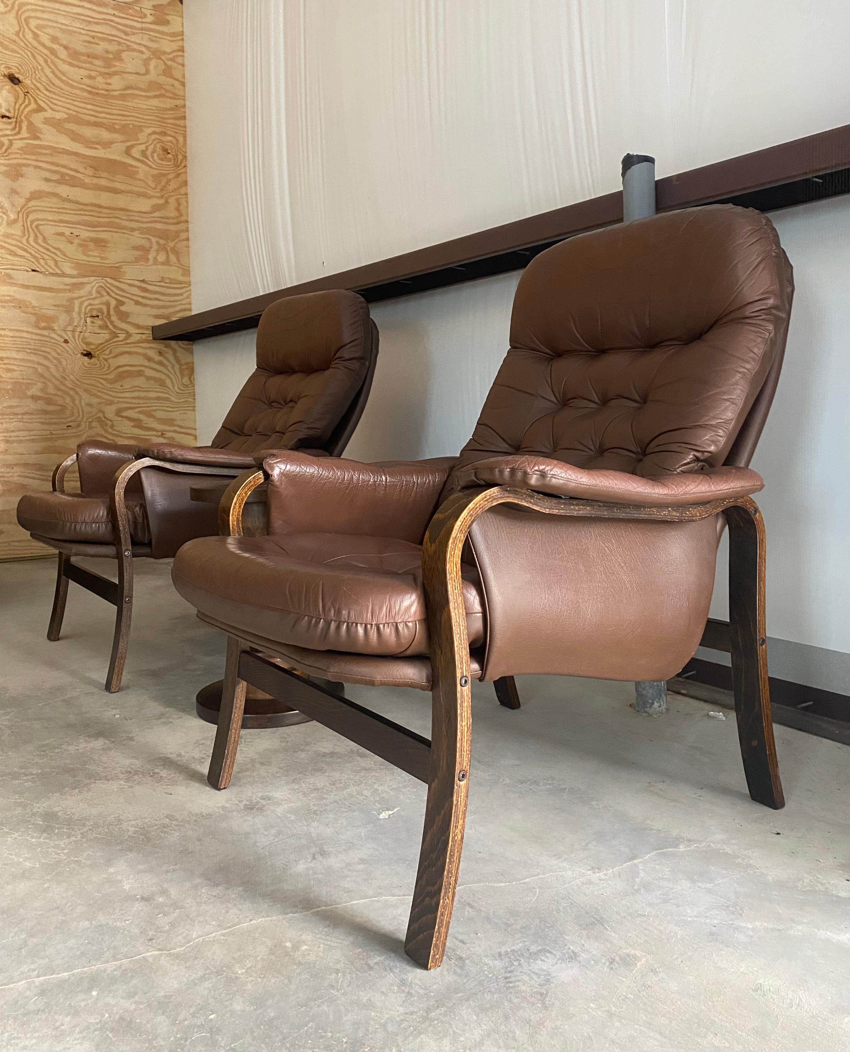 Westnofa-Style Leather Bentwood Lounge Chairs, A Pair en venta 10
