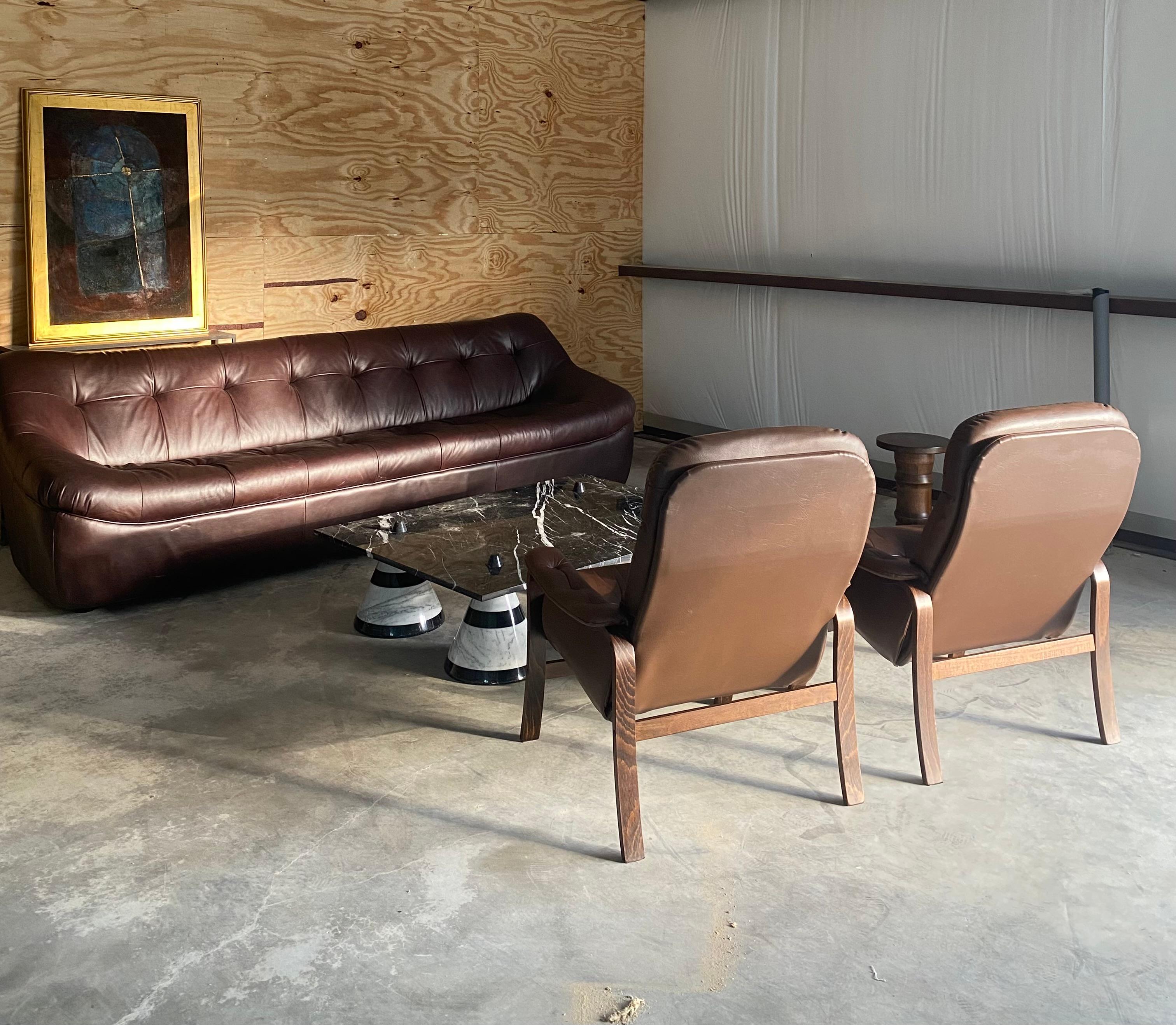 Westnofa-Style Leather Bentwood Lounge Chairs, A Pair cuero de imitación en venta