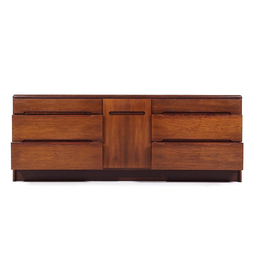 Westnofa Style Mid Century Danish Rosewood Lowboy Dresser For Sale 2