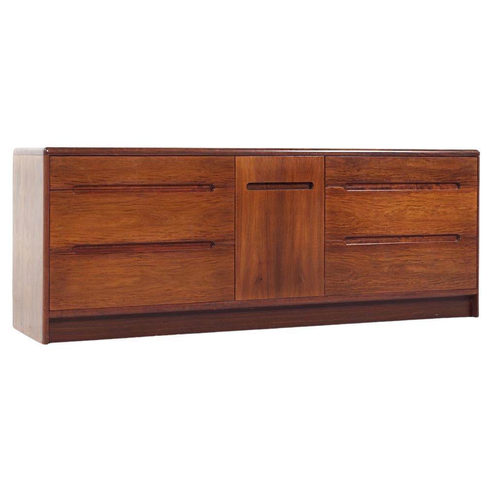 Commode basse danoise du milieu du siècle dernier en bois de rose de style Westnofa