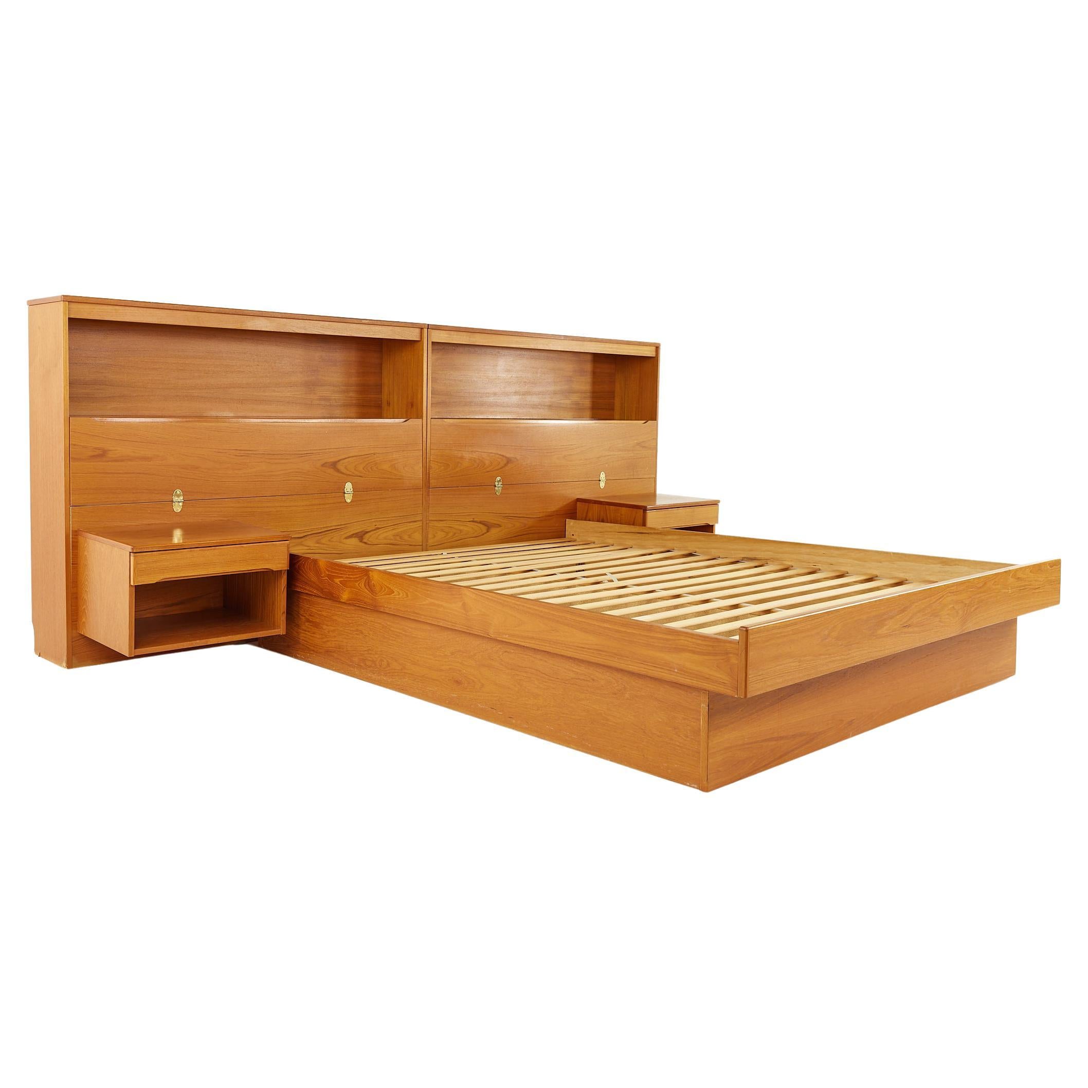 MidCentury Modern Teak Queen Size Platform Bed For Sale at 1stDibs