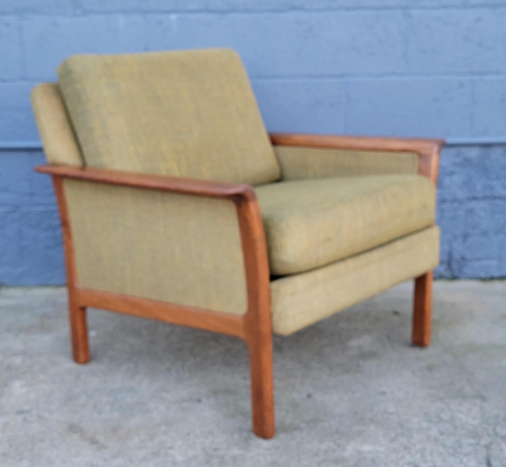 Westnofa Teak Danish Modern Lounge Chair In Good Condition In Fulton, CA