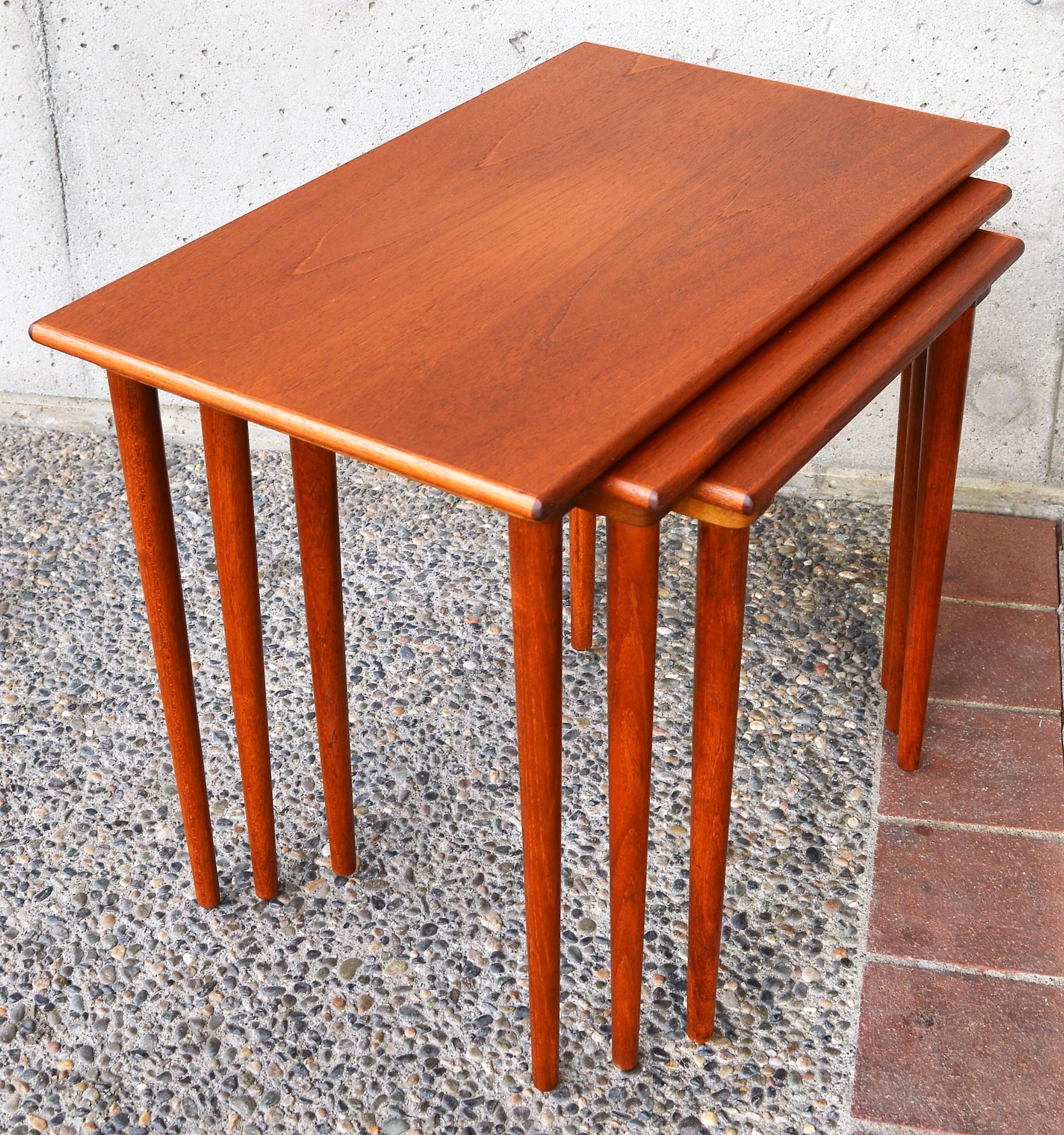 Mid-Century Modern Westnofa Teak Set of 3 Nesting Tables with Conical Legs, the Lower Two Float