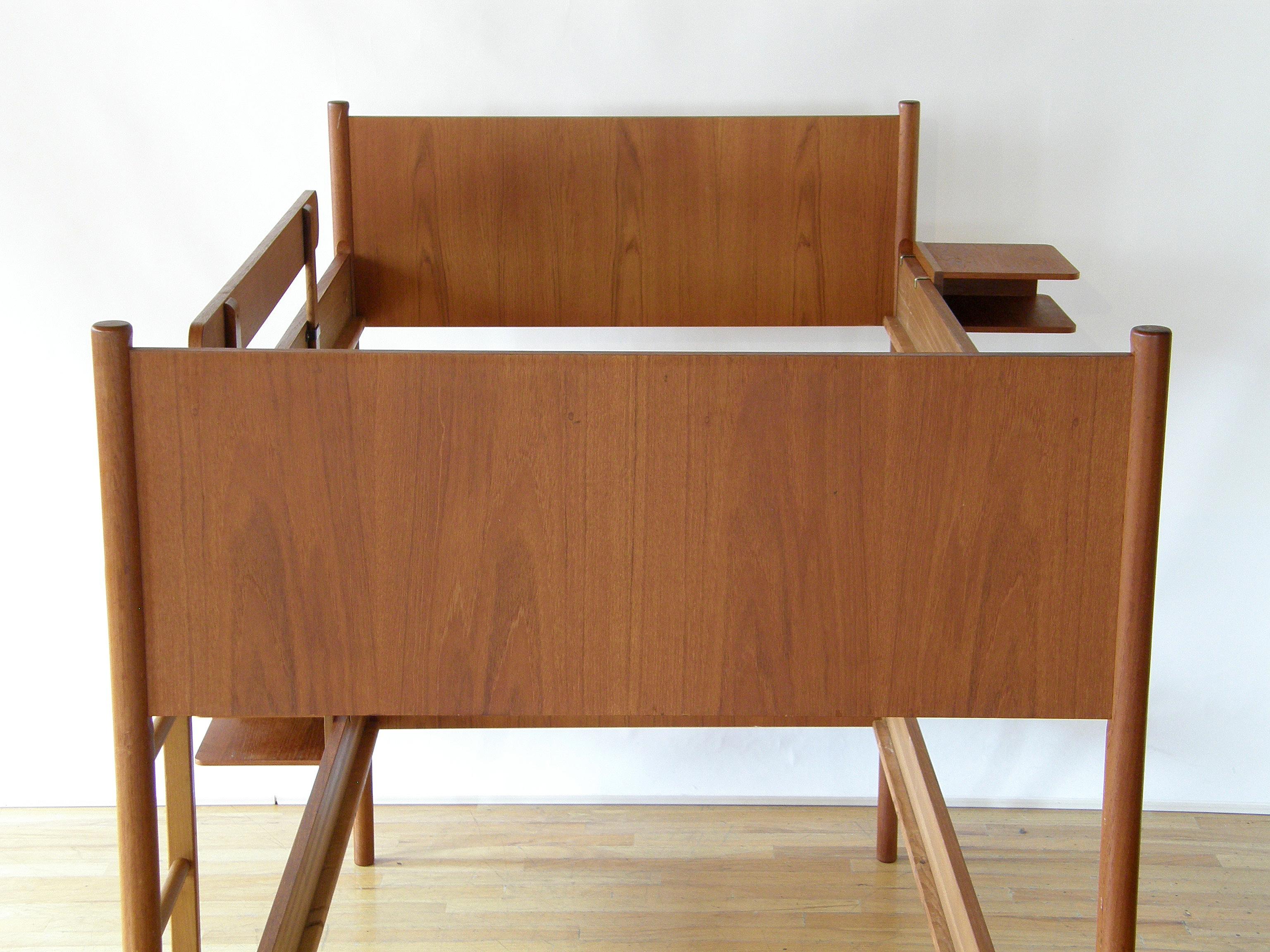 Westnofa Teak Twin Size Bunk Beds with Attached Nightstands from Norway In Good Condition In Chicago, IL