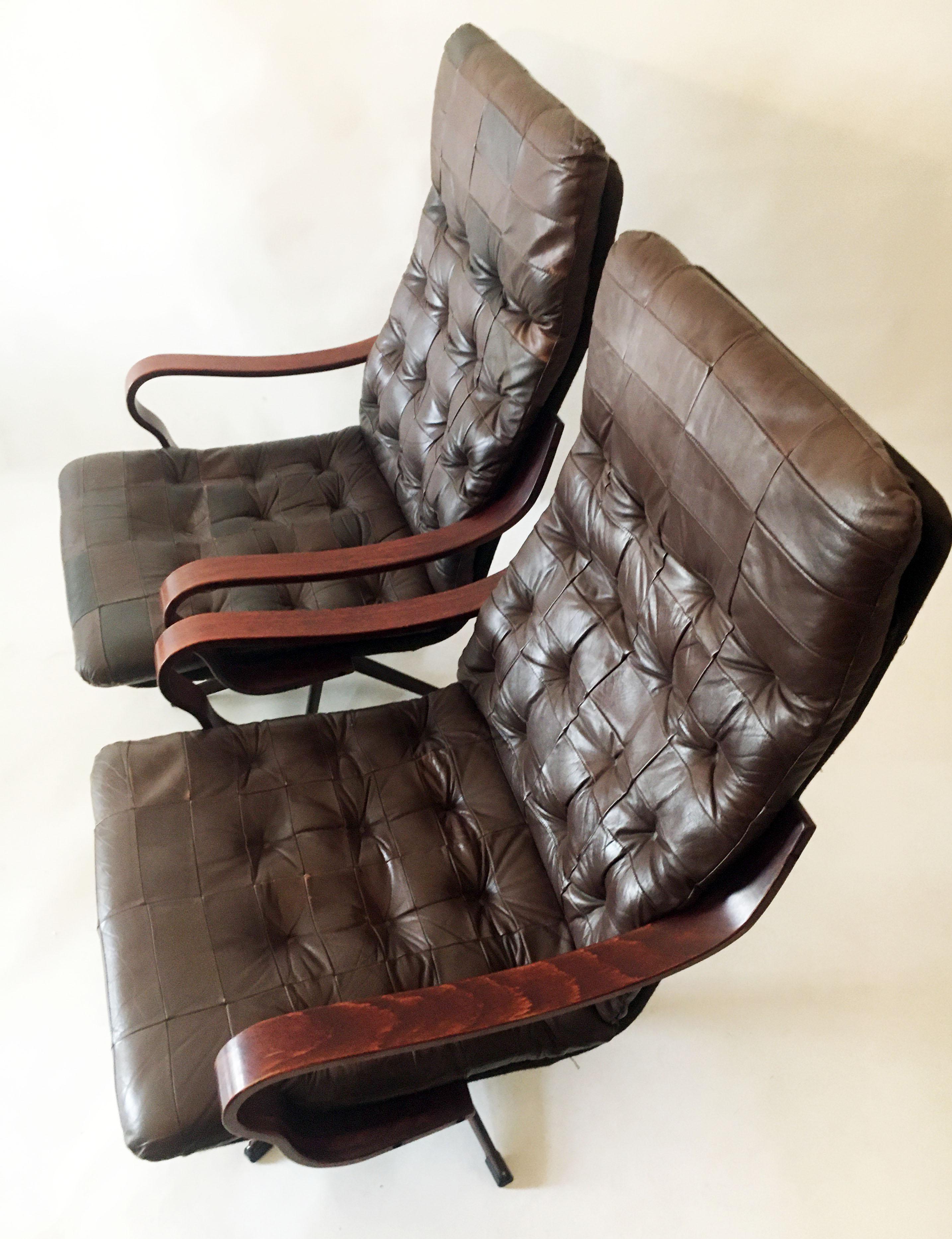 Westnova High Back Swivel Lounge Chairs Patchwork Leather, a Pair, Norway, 1970 For Sale 1