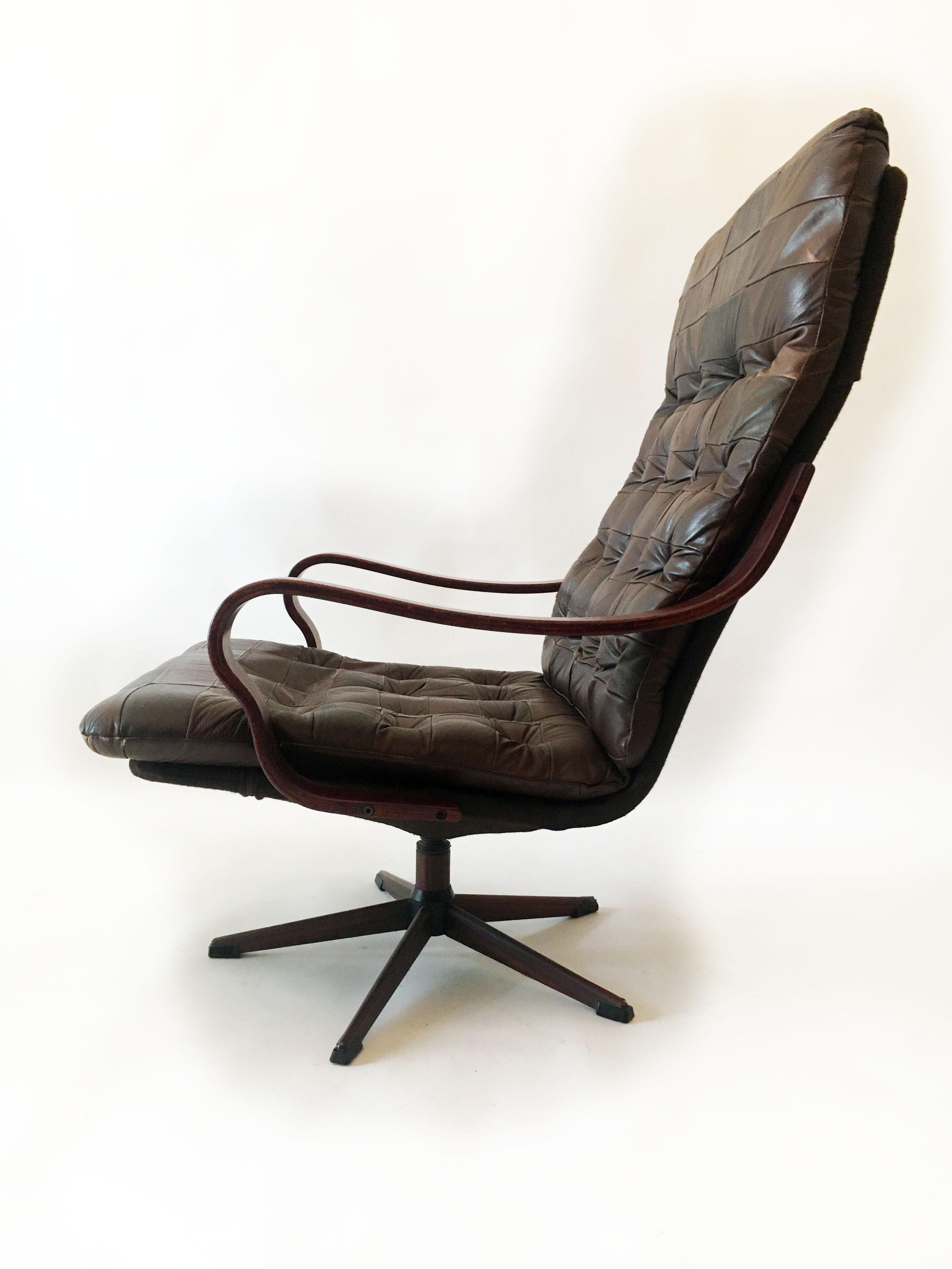 Late 20th Century Westnova High Back Swivel Lounge Chairs Patchwork Leather, a Pair, Norway, 1970 For Sale