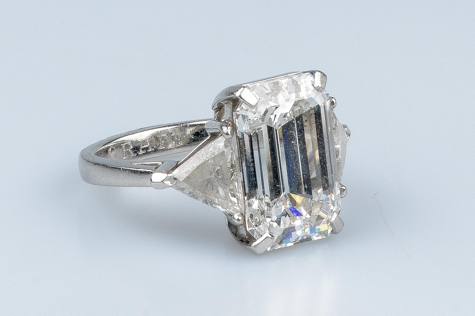 WGI certified 10.70 carat emerald cut diamond - 1.40 carat trillion cut diamonds For Sale 2