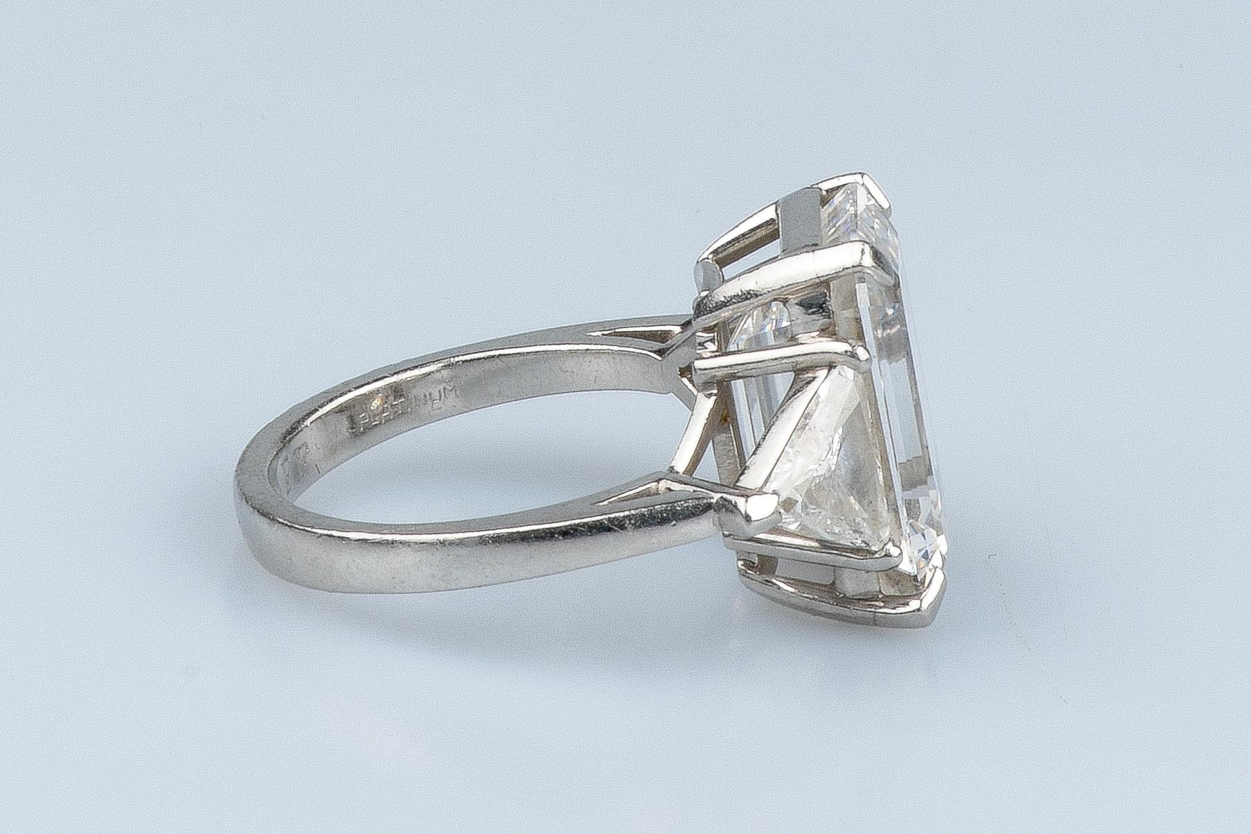 WGI certified 10.70 carat emerald cut diamond - 1.40 carat trillion cut diamonds For Sale 4