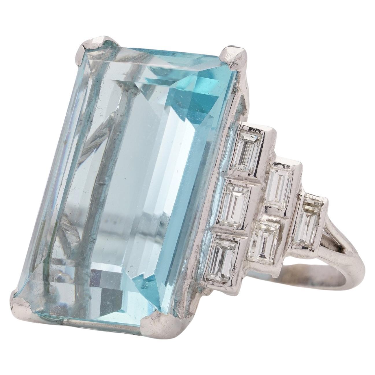 WGI Certified 23.60 cts. Step-Cut Aquamarine and Diamond Ring In Good Condition For Sale In Braintree, GB
