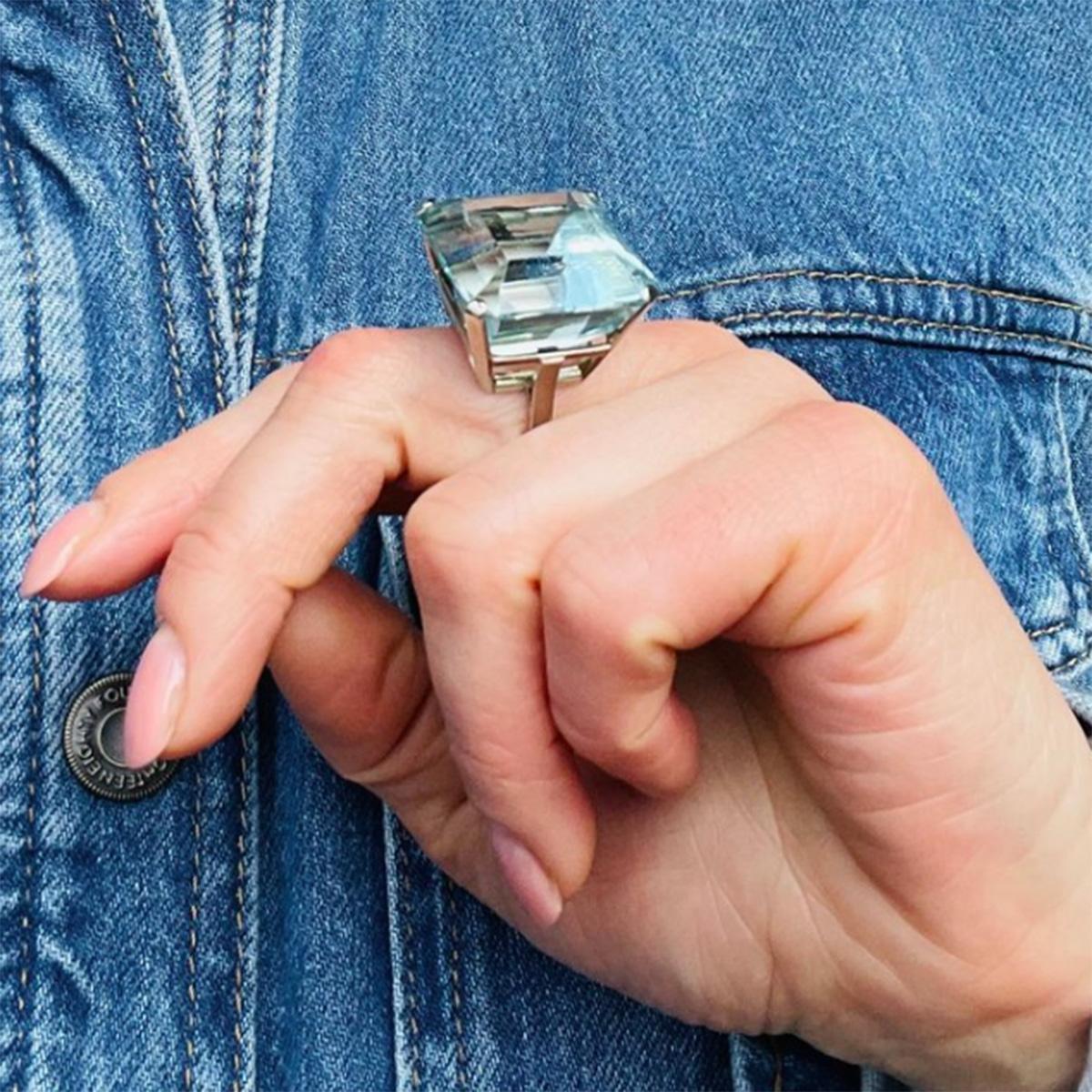 WGI Certified 71.35 carat Octagonal Step-Cut Aquamarine Cocktail ring In Good Condition For Sale In Braintree, GB