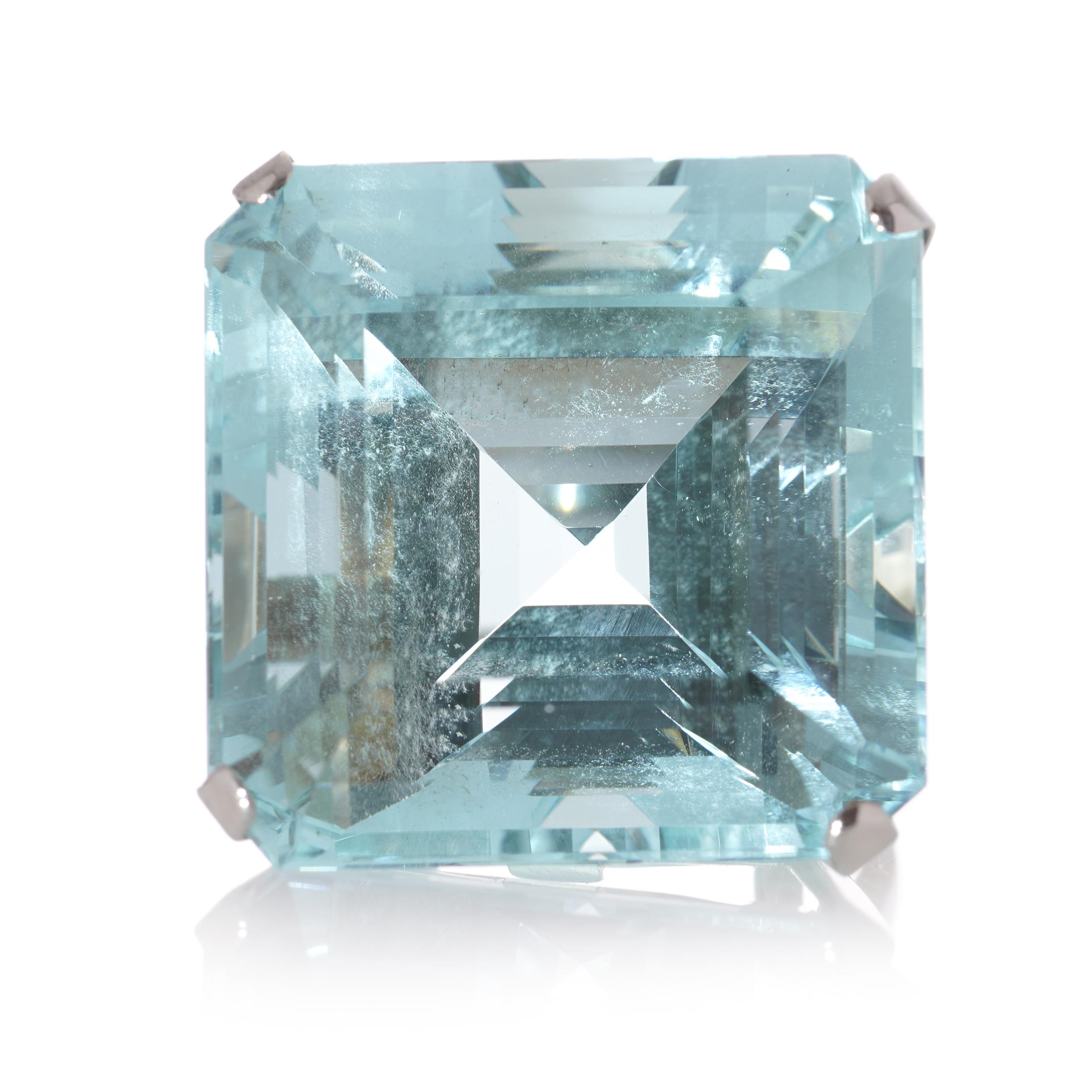 WGI Certified 71.35 carat Octagonal Step-Cut Aquamarine Cocktail ring For Sale 1