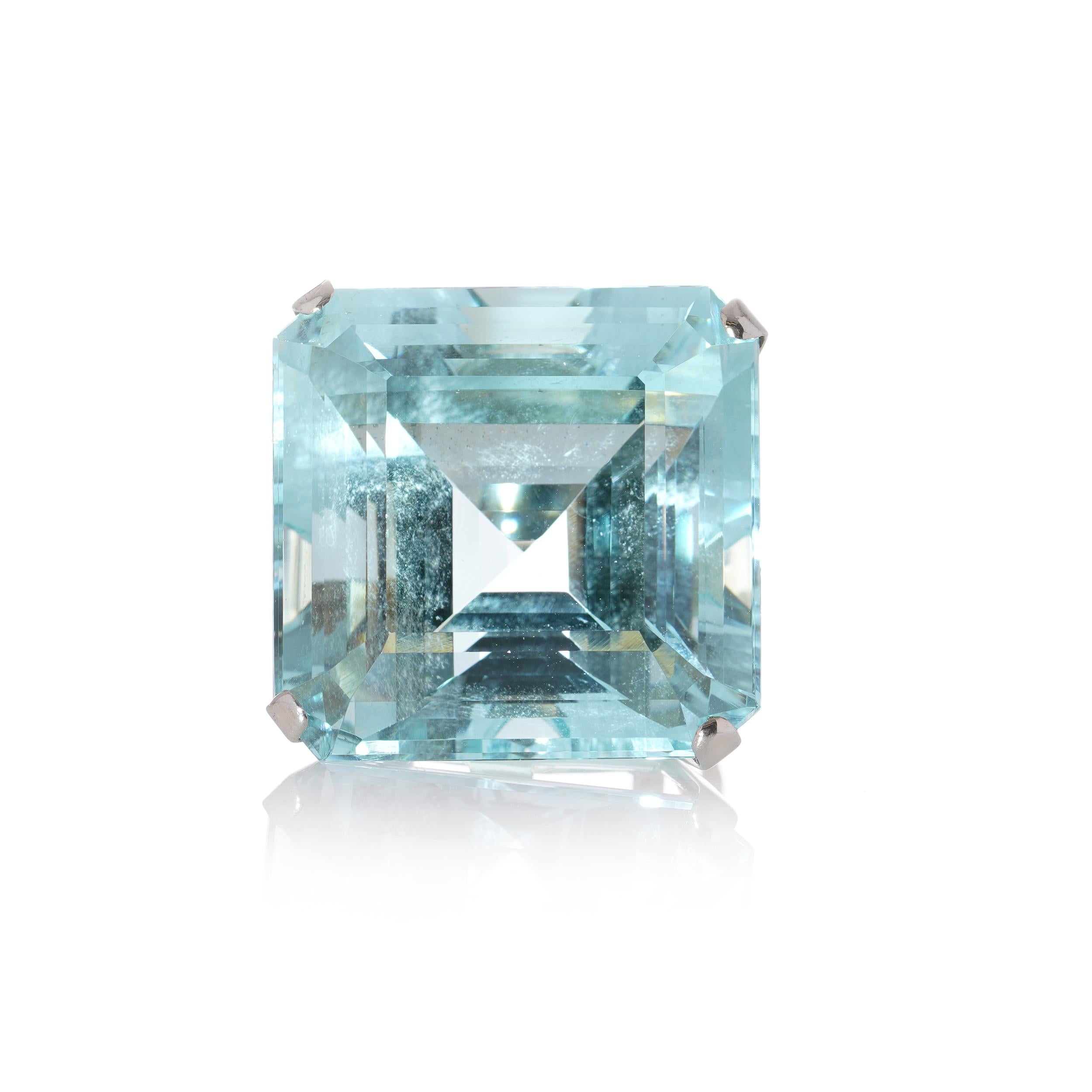 WGI Certified 71.35 carat Octagonal Step-Cut Aquamarine Cocktail ring For Sale 2