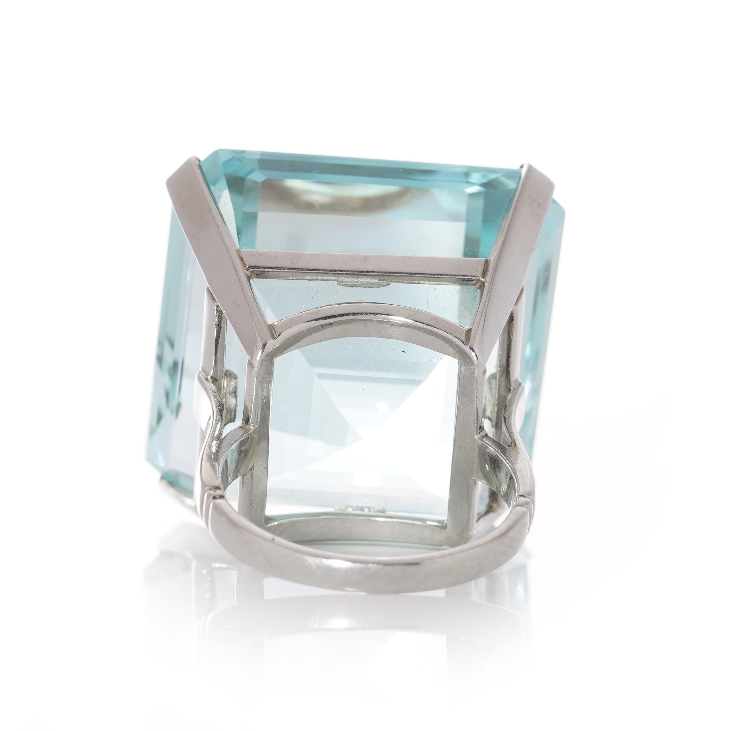 WGI Certified 71.35 carat Octagonal Step-Cut Aquamarine Cocktail ring For Sale 5