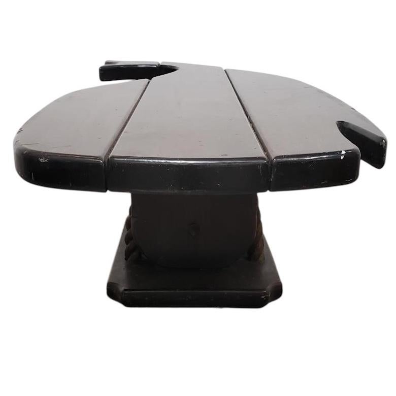 Table basse en bois formulée en forme de baleine Bon état - En vente à Pasadena, CA