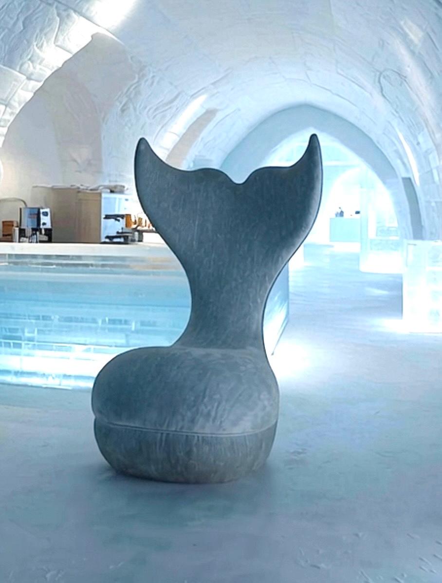 Hubert Le Gall 'Whale' Skulpturaler Stuhl in Blau

Dieser skulpturale Stuhl von Hubert Le Gall besteht aus einem Metallrahmen, eingespritztem Schaumstoff und ist mit dem Stoff Dedar Belsuede gepolstert. Mit den Maßen 65 x 65 x H 117 cm verbindet er