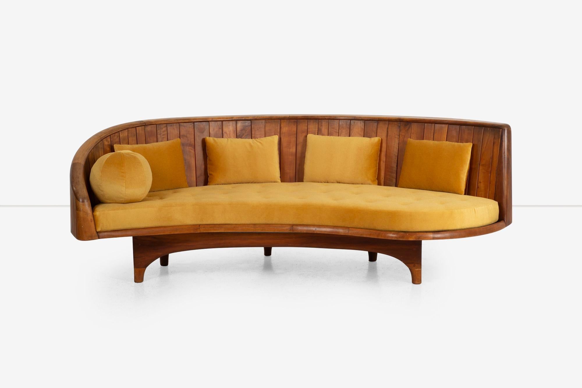 Sofá curvo Wharton Esherick 1958 Aceitado en venta
