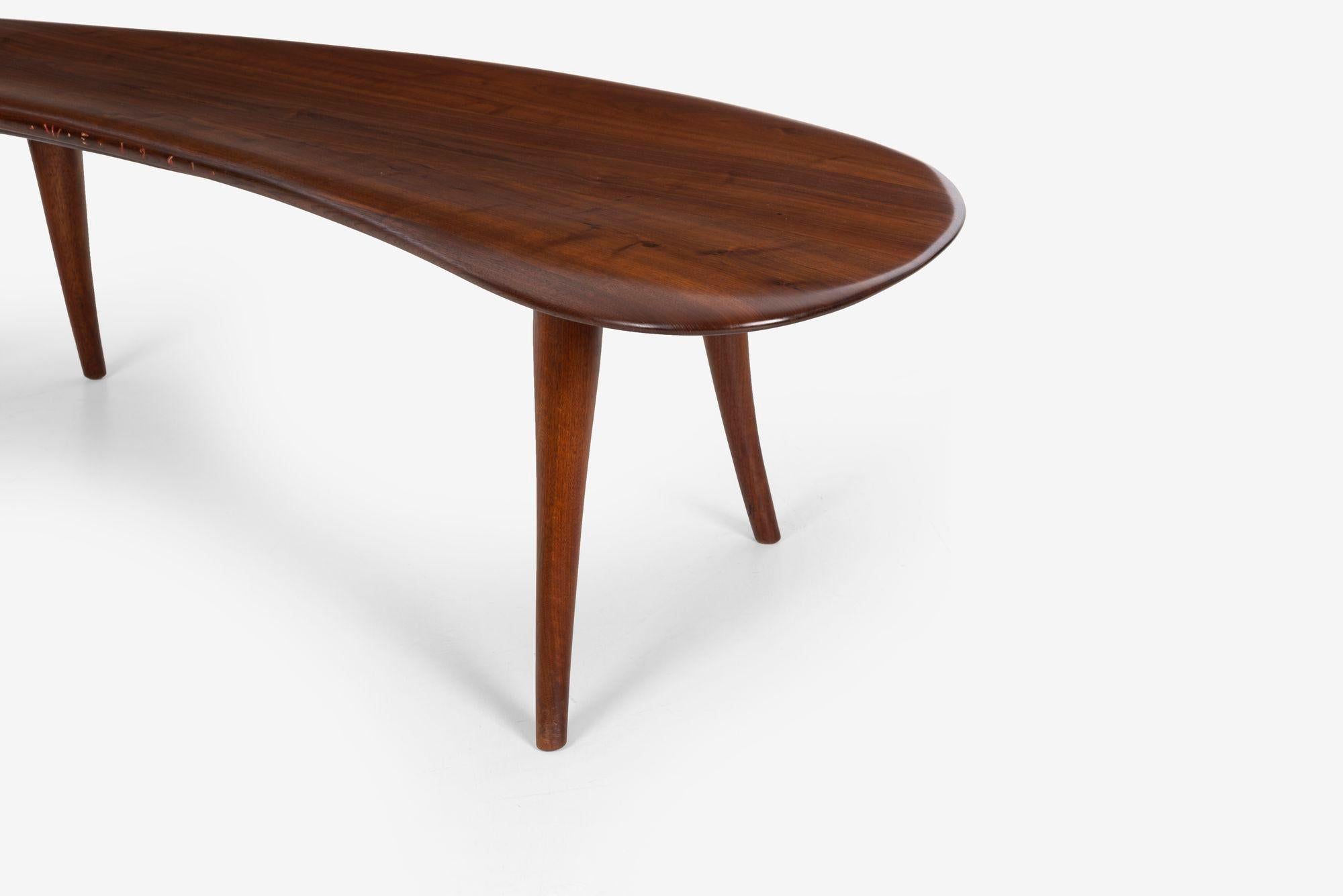 Américain Table basse sculptée Wharton Esherick en vente