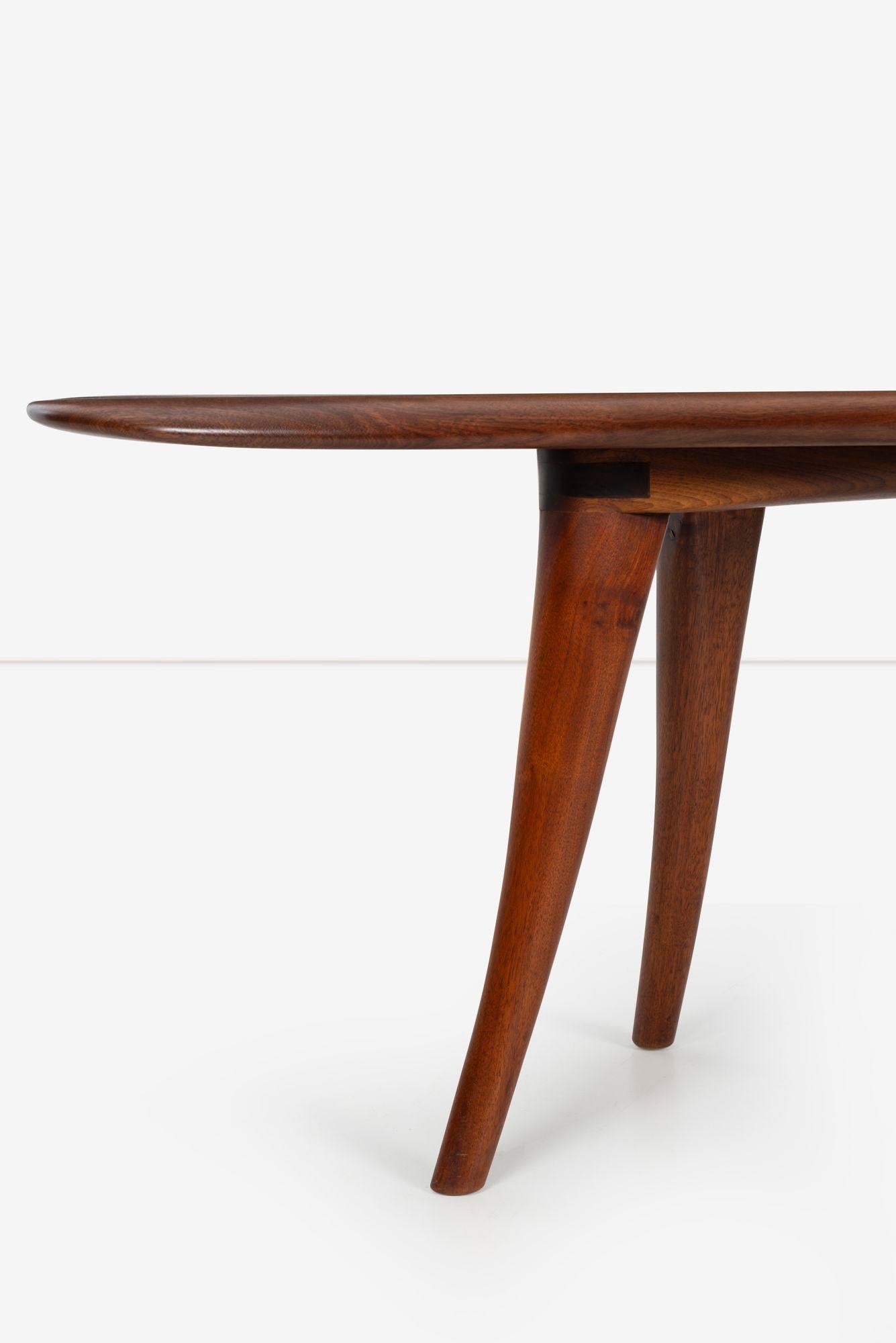 Noyer Table basse sculptée Wharton Esherick en vente
