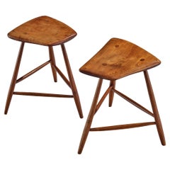 Wharton Esherick Taburetes de tres patas en Algodoncillo