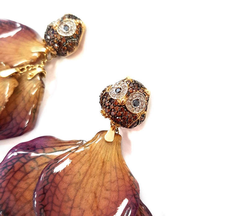 Round Cut Contemporary 18 Karat Yellow and Rose Gold Orchid Diamond Owl Drop Earrings For Sale