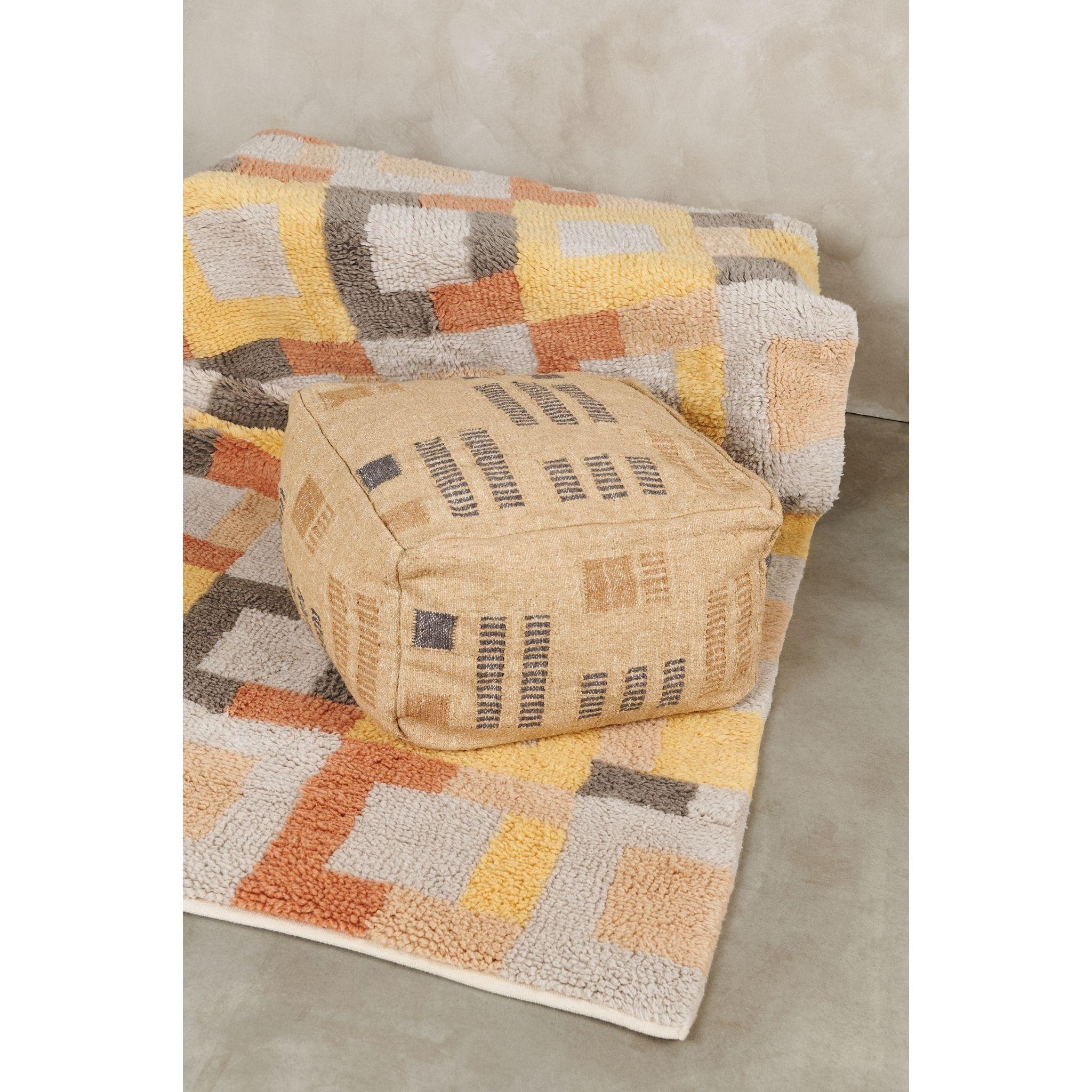 Indien Pouf texturé tissé à la main en jute et en coton par des artisans dans des teintes terreuses douces en vente