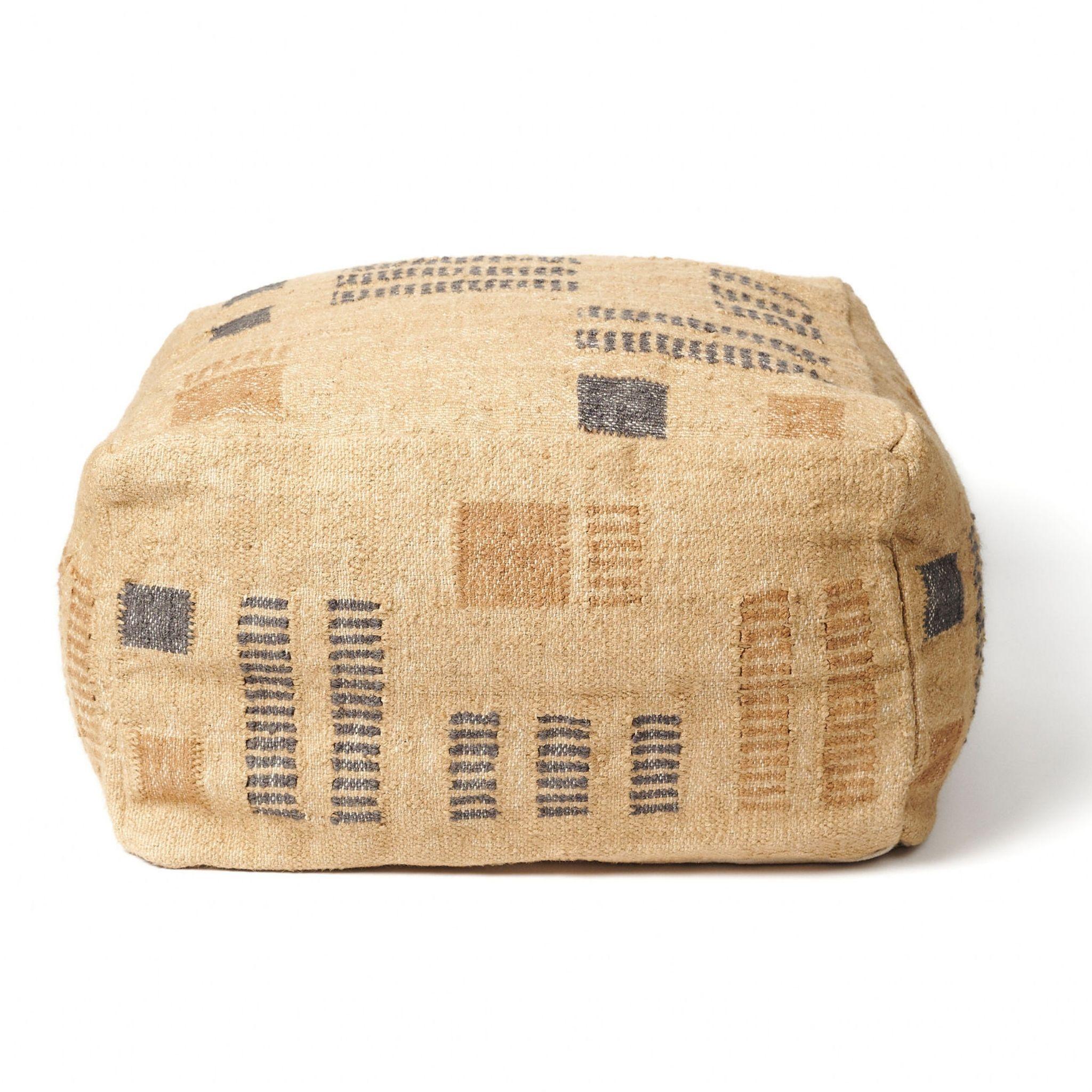 Organique Pouf texturé tissé à la main en jute et en coton par des artisans dans des teintes terreuses douces en vente