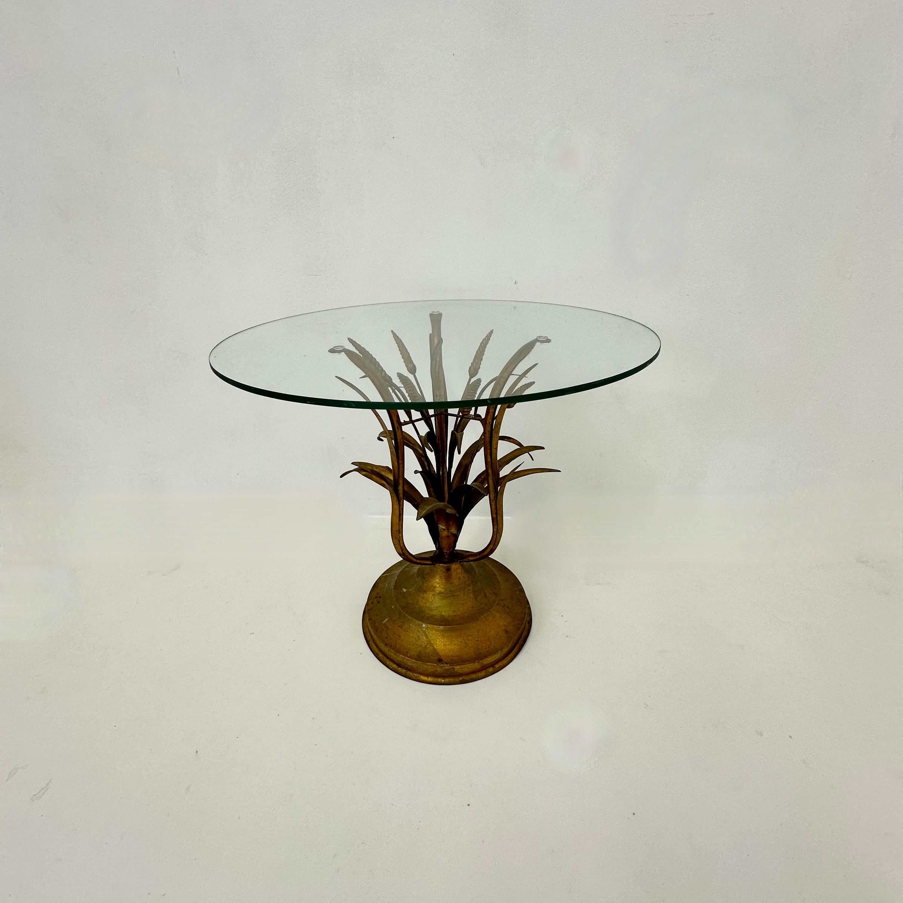 Dimensions :  55cm de diamètre, 50,5cm de hauteur
Condit : Bon or avec quelques dommages voir photos
Période : 1970s
Matériau : Métal, verre