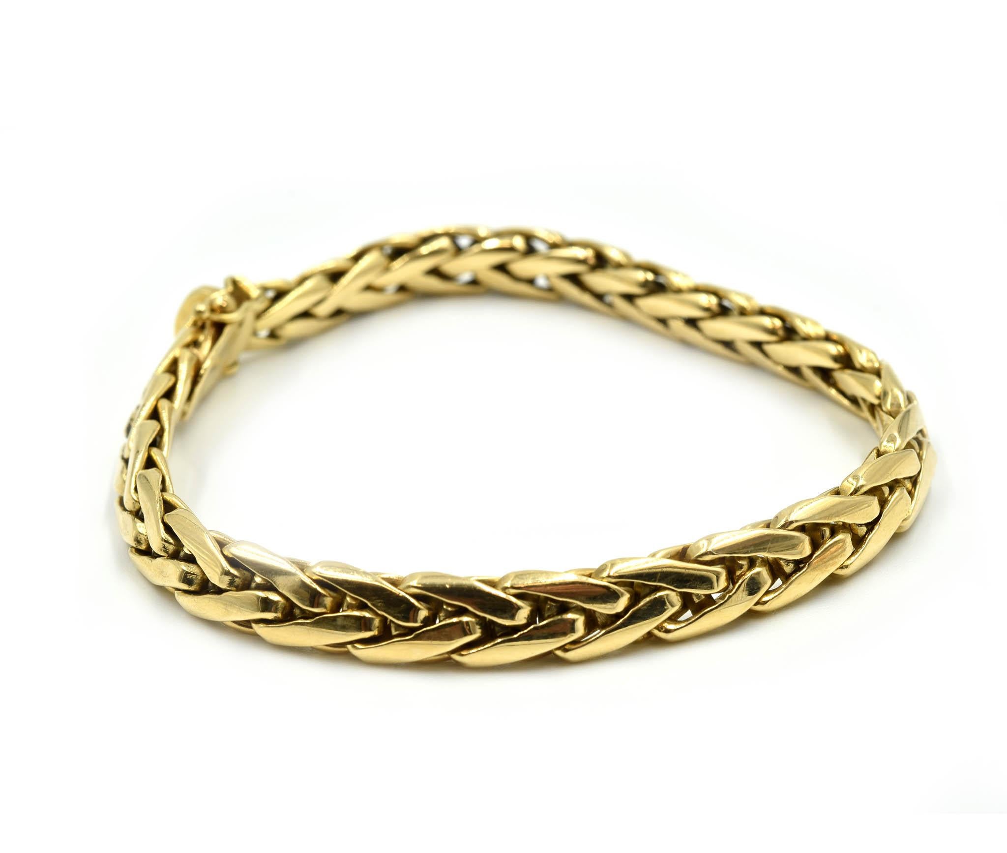 Designer: custom made
Material: 18k yellow gold
Dimensions: 7 inches in length, ¼ inches in width
Weight: 33.28 grams
