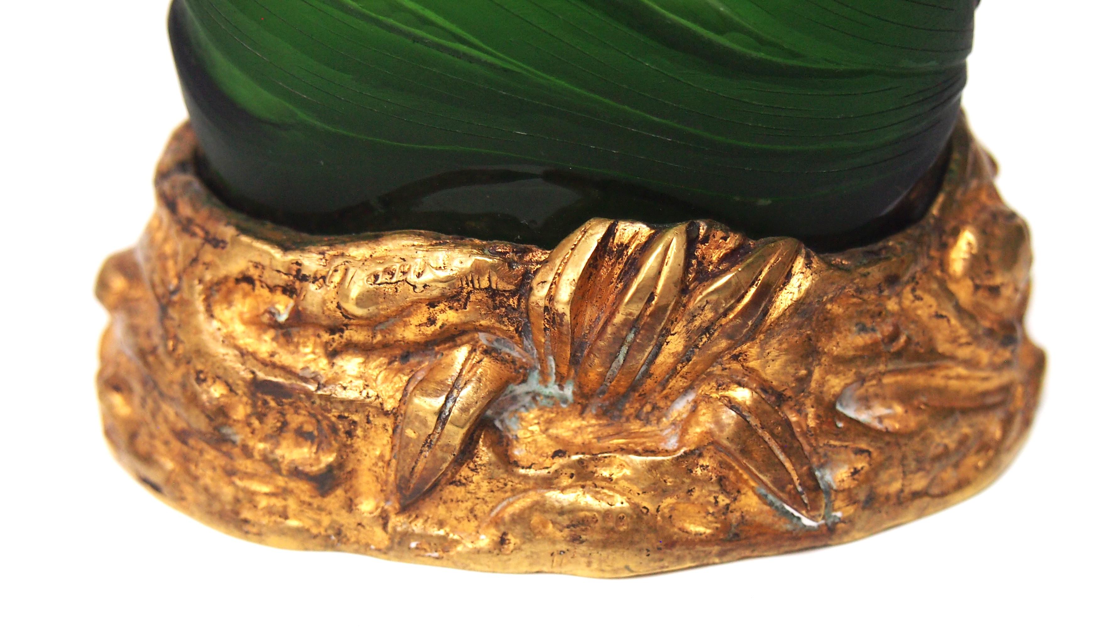 Début du 20ème siècle Vase en verre cristal Caméo sculpté par la roue  E Enot Paris sur couverture de Baccarat, c1900 en vente