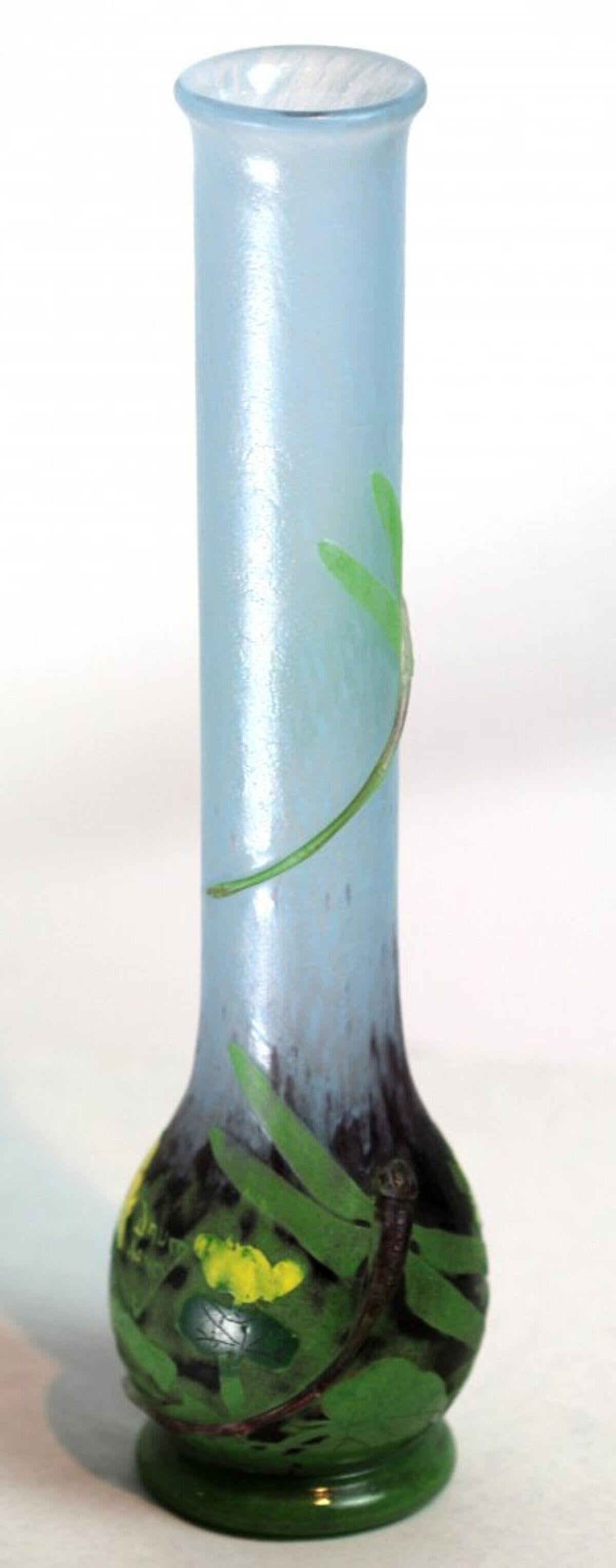 Early 20th Century Wheel-Carved Daum Nancy Cameo Glass Vase For Sale