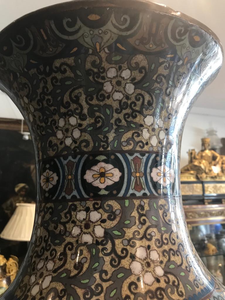 A Large Japanese Cloisonné Enamel Baluster Vase, (Made in the Meiji Period) For Sale 4