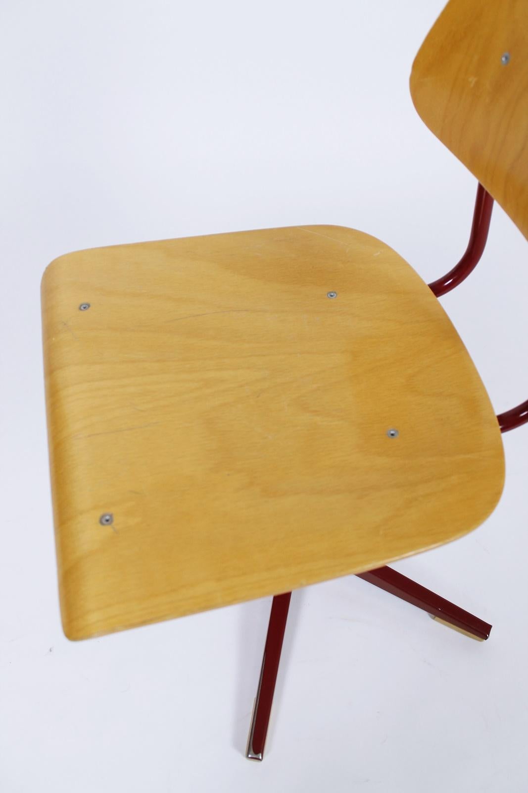  Height Adjustable School Chair by Embru 1960's Switzerland For Sale 2