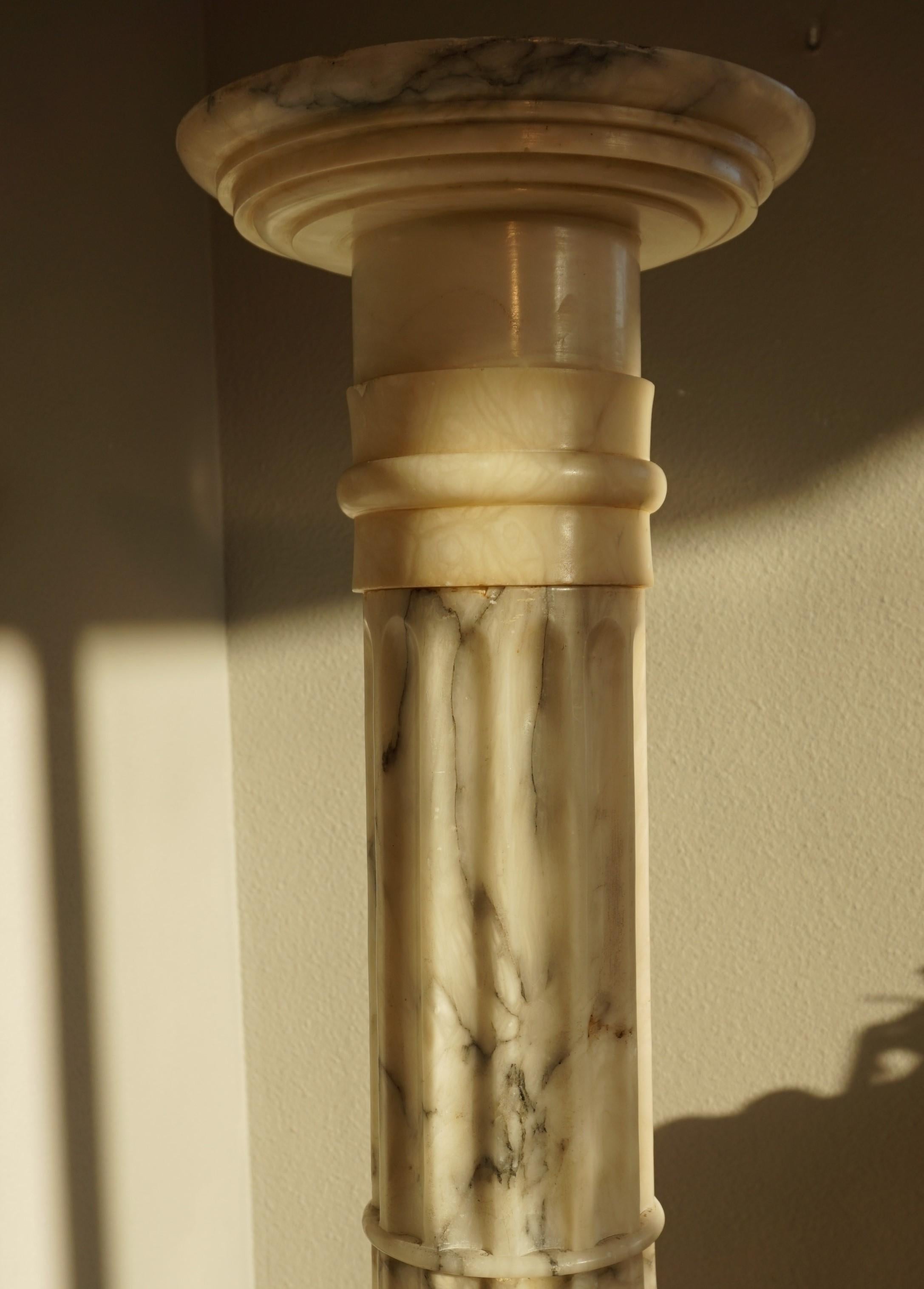 Large & Stunning Early 1900s Roman Classical Alabaster Column Pedestal Stand For Sale 2