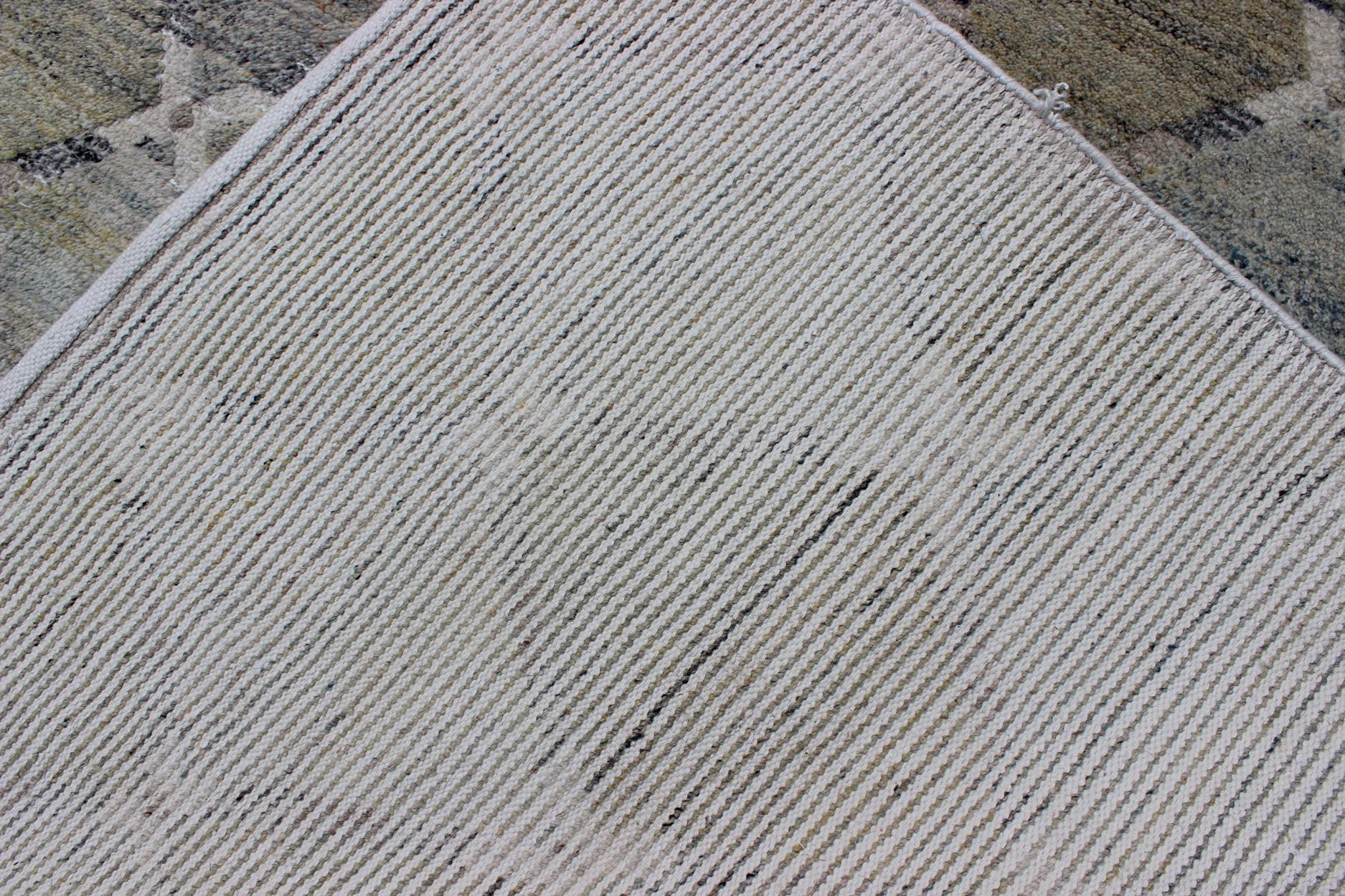Geometric Latticework Pattern Modern Scandinavian Piled Rug in Shades of Gray For Sale 4