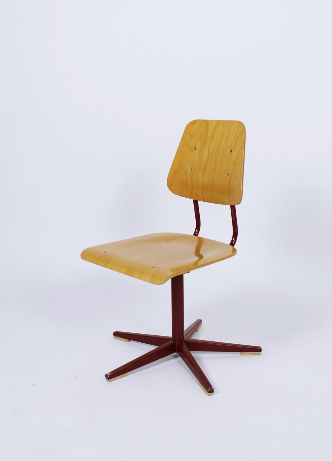  Height Adjustable School Chair by Embru 1960's Switzerland For Sale 5