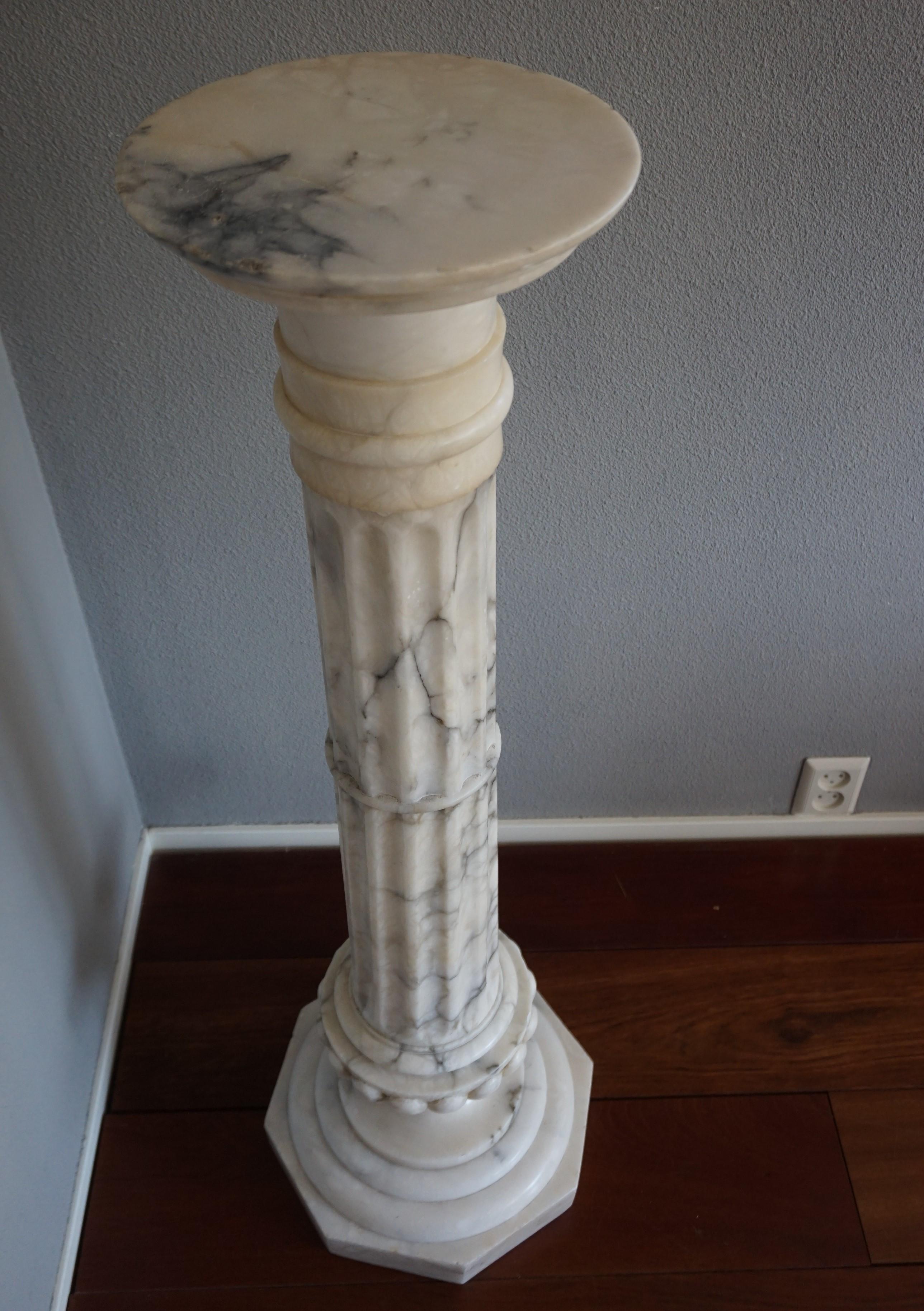 Large & Stunning Early 1900s Roman Classical Alabaster Column Pedestal Stand For Sale 4