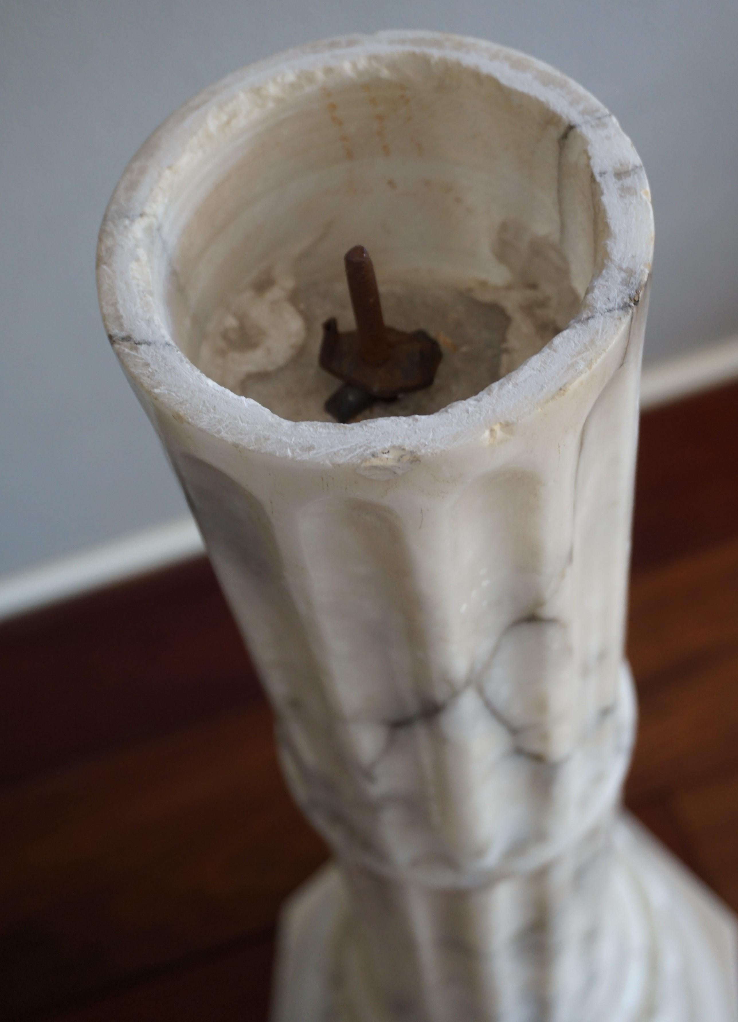 Large & Stunning Early 1900s Roman Classical Alabaster Column Pedestal Stand For Sale 7