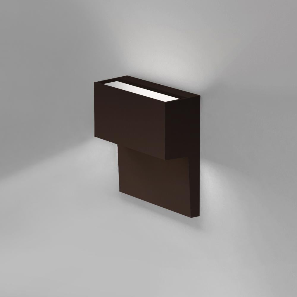 An elegantly proportioned, wall-mounted luminaire for direct and indirect lighting, Piano consists of a cast-aluminium body which can be powder-coated white, silver or anthracite grey and a frosted plastic diffuser lens.

Suitable for hospitality as