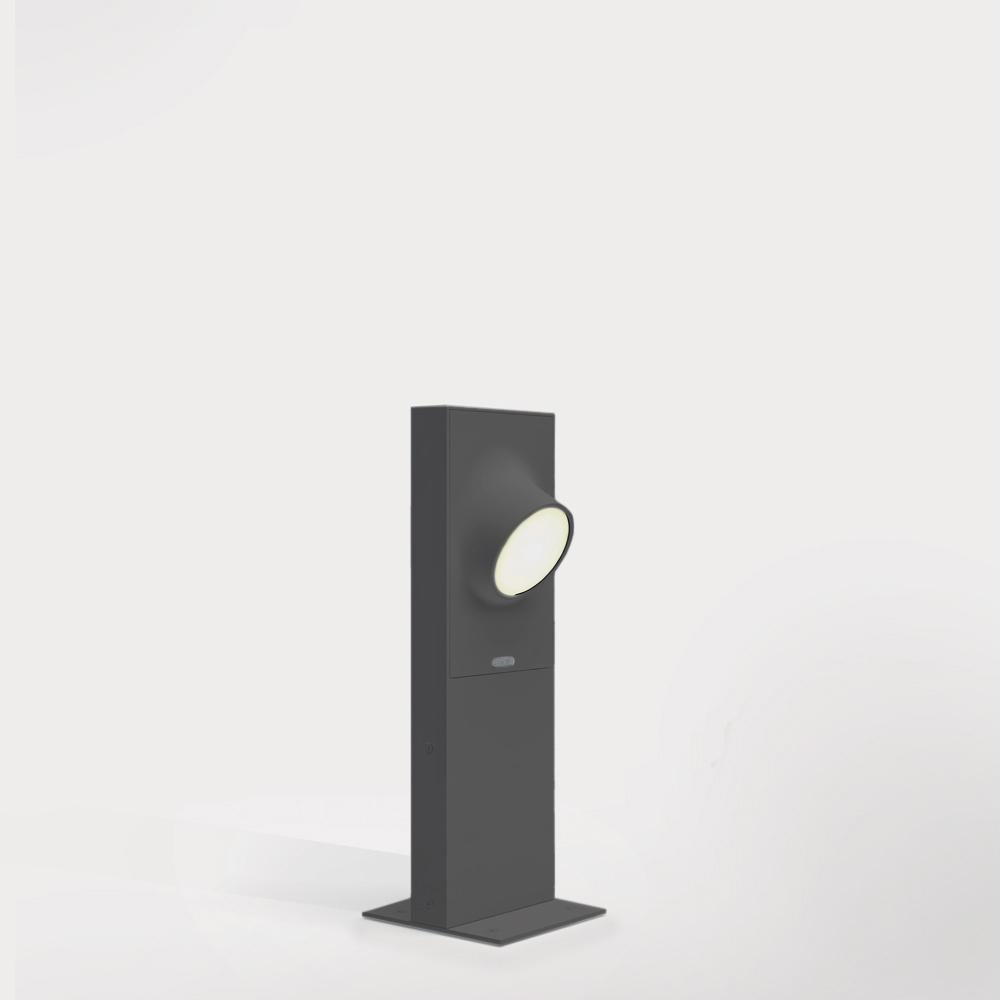 An eye of outdoor light for pathways, Ciclope is available in wall and floor models, in various sizes and finishes, emitting unilateral or bilateral light. 

The Ciclope family enhances any outdoor space with simple design and high-efficient