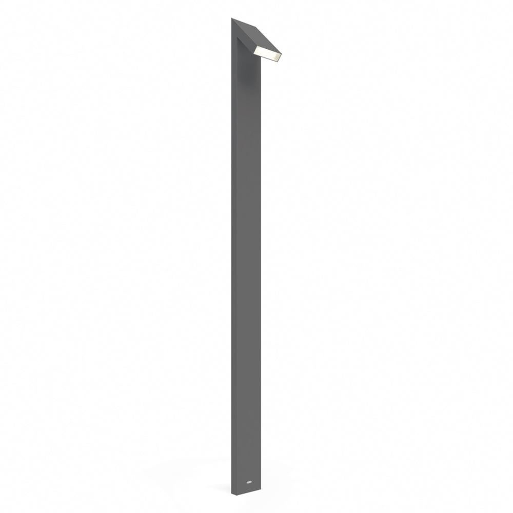Chilone’s minimalistic design and angled architectural form decorates any outdoor space with a subtle, yet chic contemporary accent. 

Chilone is available in wall, floor and pole versions.

Materials:
Body in aluminum.
Chilone floor with mounting