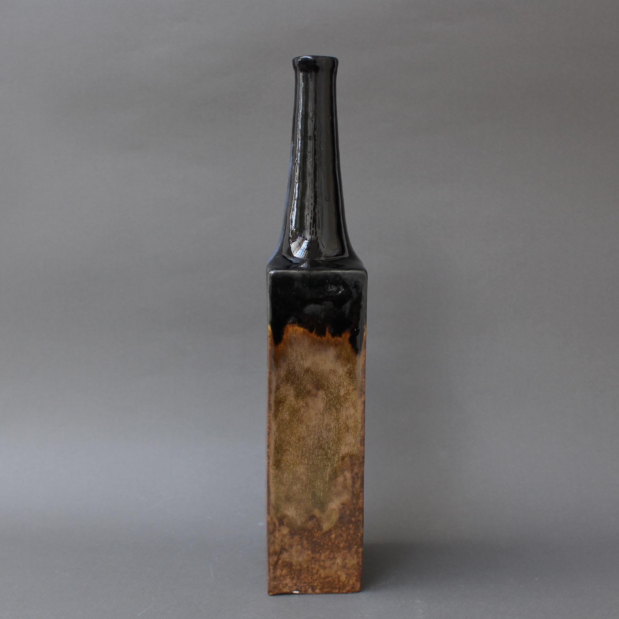 Minimalist Black and Chocolate Brown Ceramic Bottle-Shaped Vase by Bruno Gambone, c. 1980s For Sale