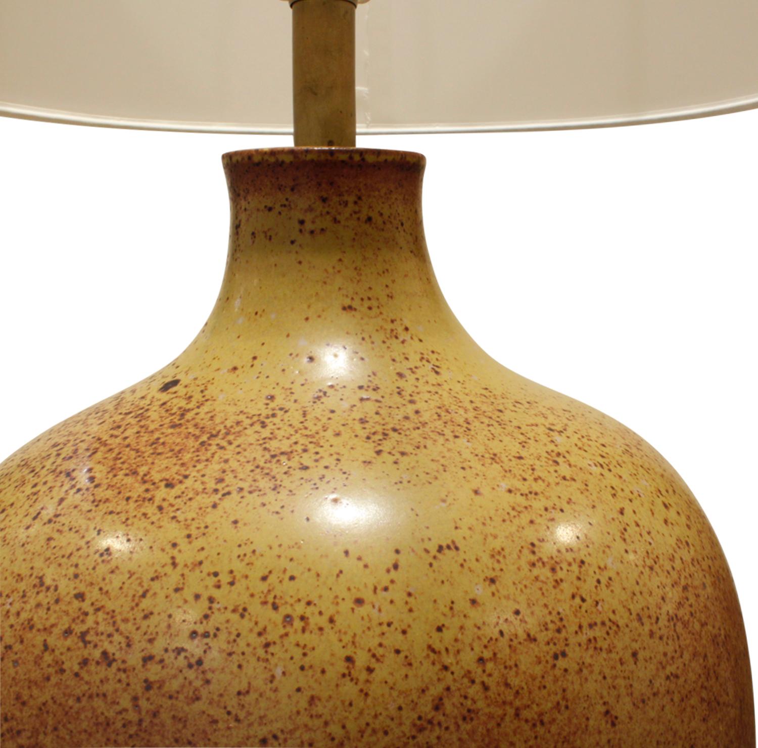 Large studio made ceramic table lamp with complex speckled glaze by David Cressey, American 1960s. This is an exceptional example of his work.

Shade diameter: 15 inches.