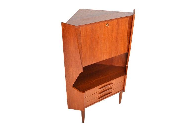Danish Modern Midcentury Atomic Teak Corner Bar Cabinet For At 1stdibs Danish Modern Midcentury Atomic Teak, Mid Century Modern Corner Bar Cabinet