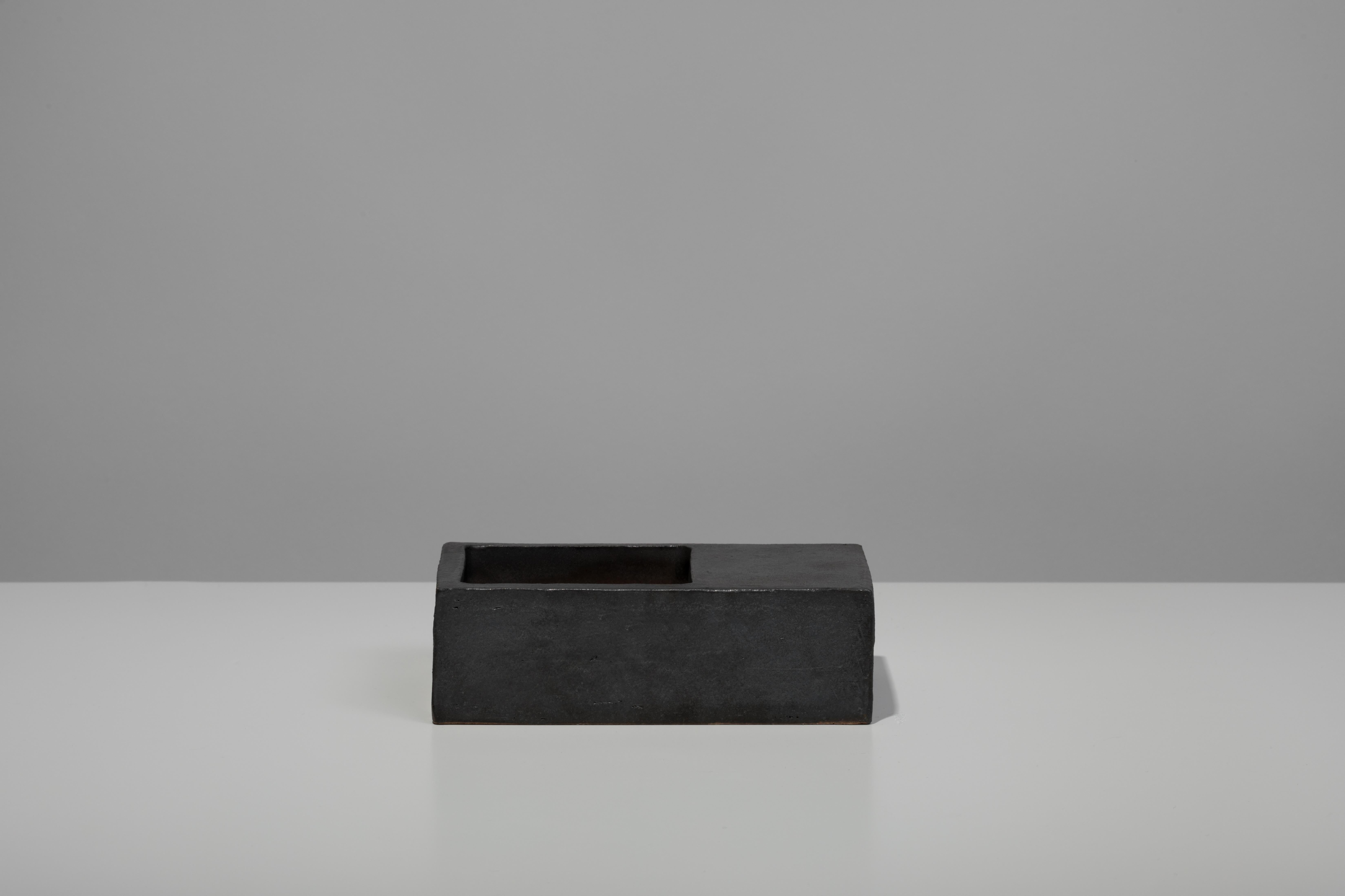 Minimalist Jonathan Nesci w/ Robert Pulley Ceramic Vessel with Black Coppered Glaze 18/01