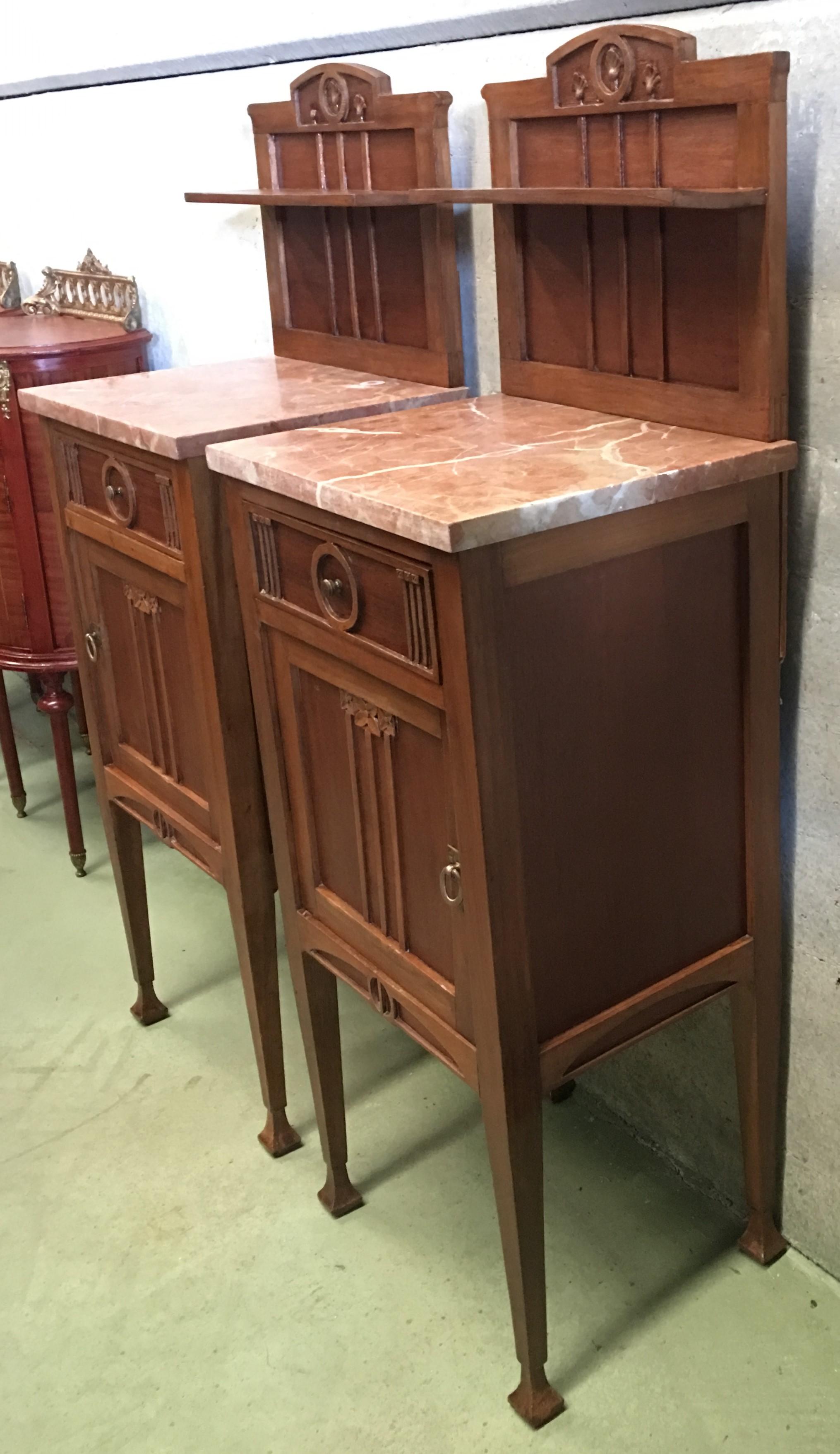 1900s, Art Nouveau Pair of Nightstands in Mahogany Top in Marble (Italienisch)