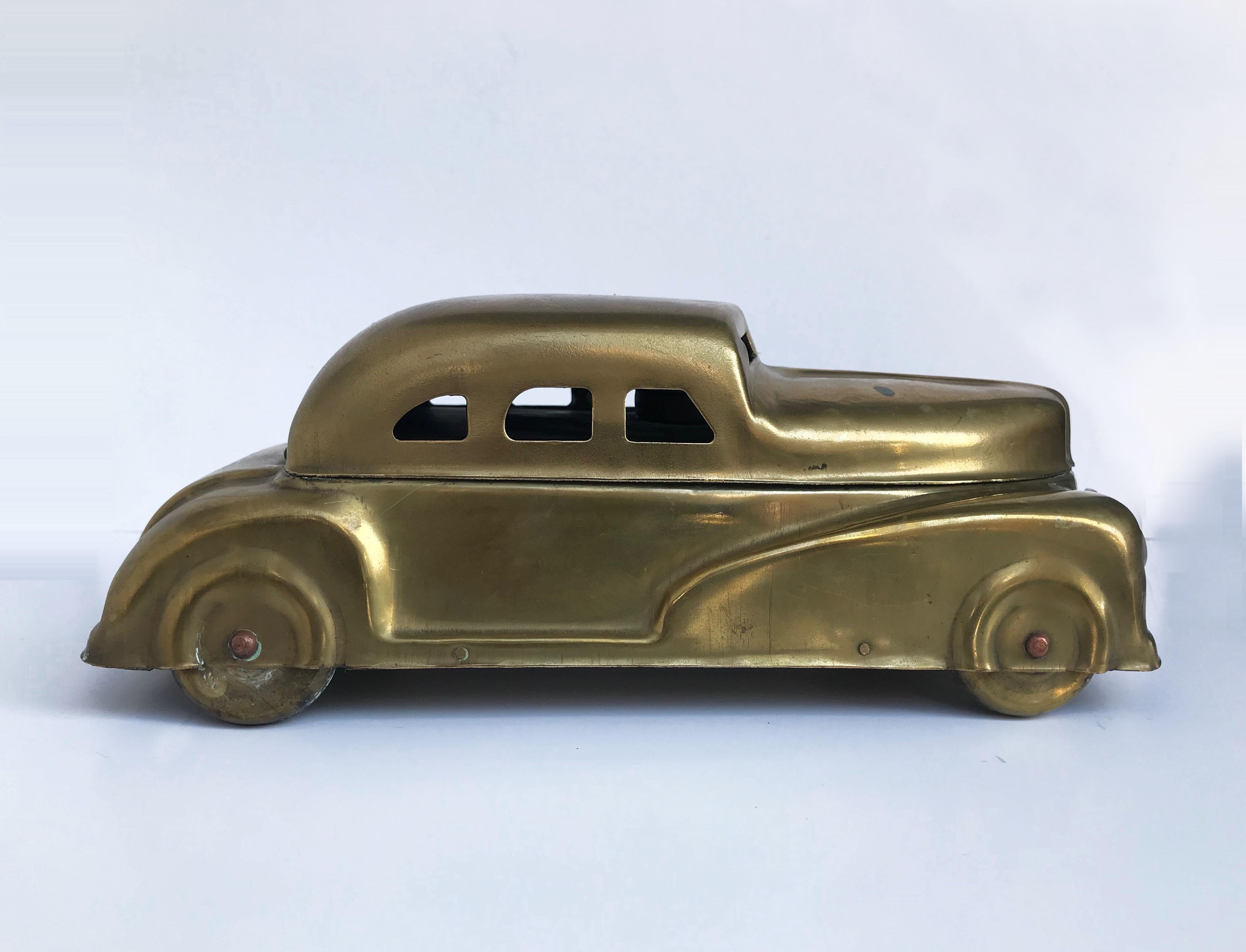 Américain Boîte en laiton Art Déco pour voiture à moteur au chalumeau, jouet de collection, ensemble de peinture pour enfants, années 1930 en vente