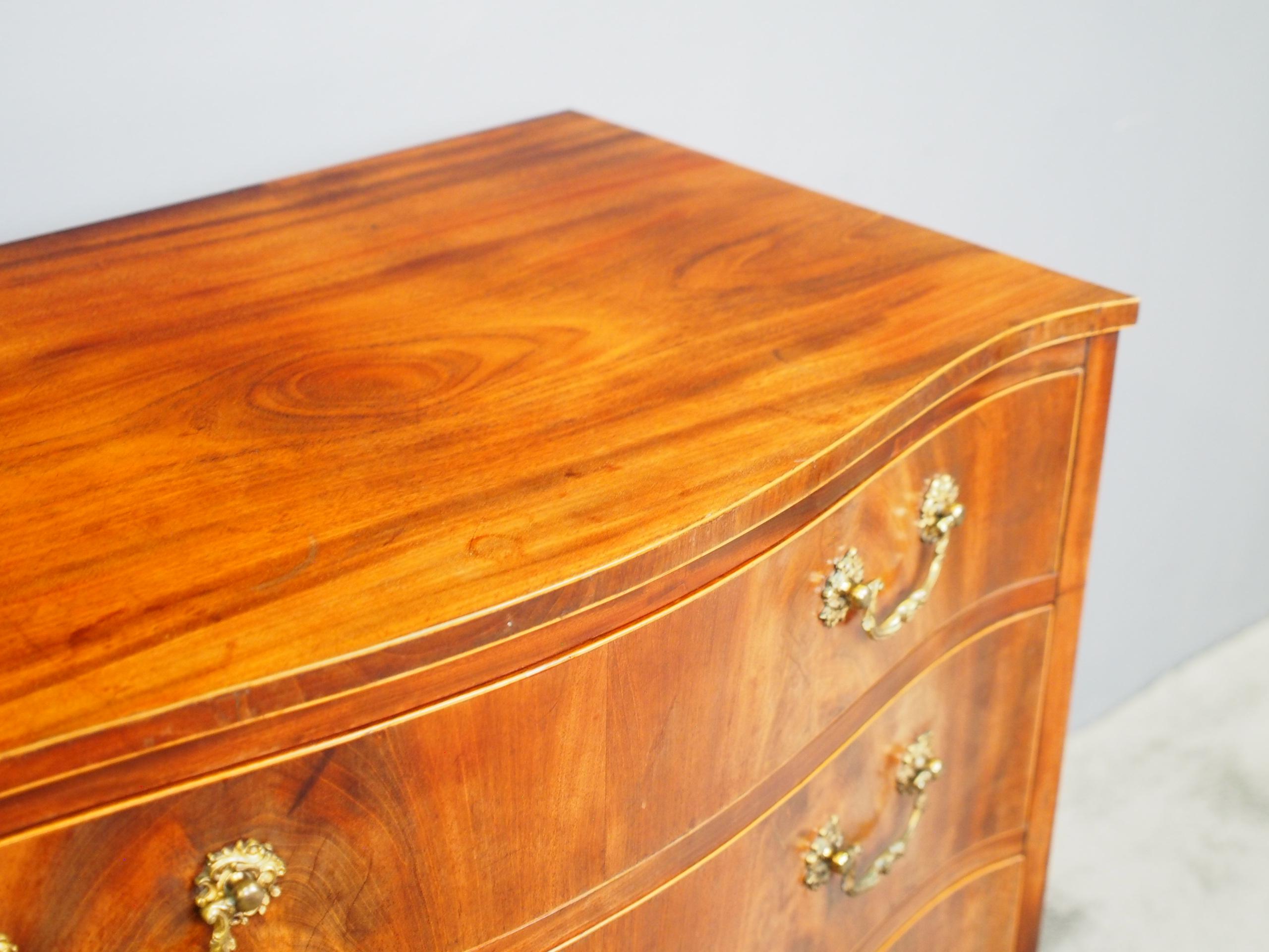 19th Century Hepplewhite Style Inlaid Mahogany Chest of Drawers For Sale