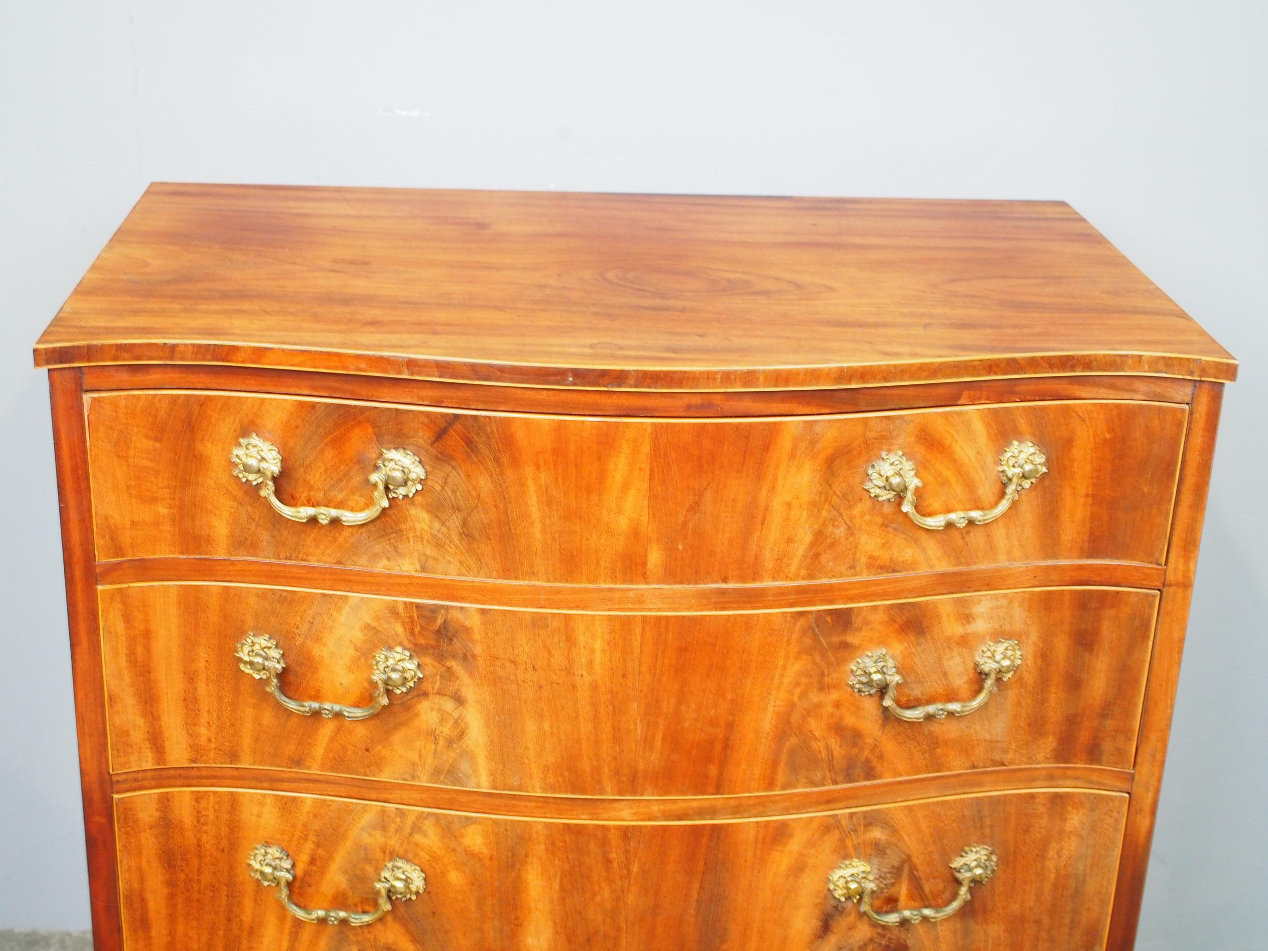 Hepplewhite Style Inlaid Mahogany Chest of Drawers For Sale 1