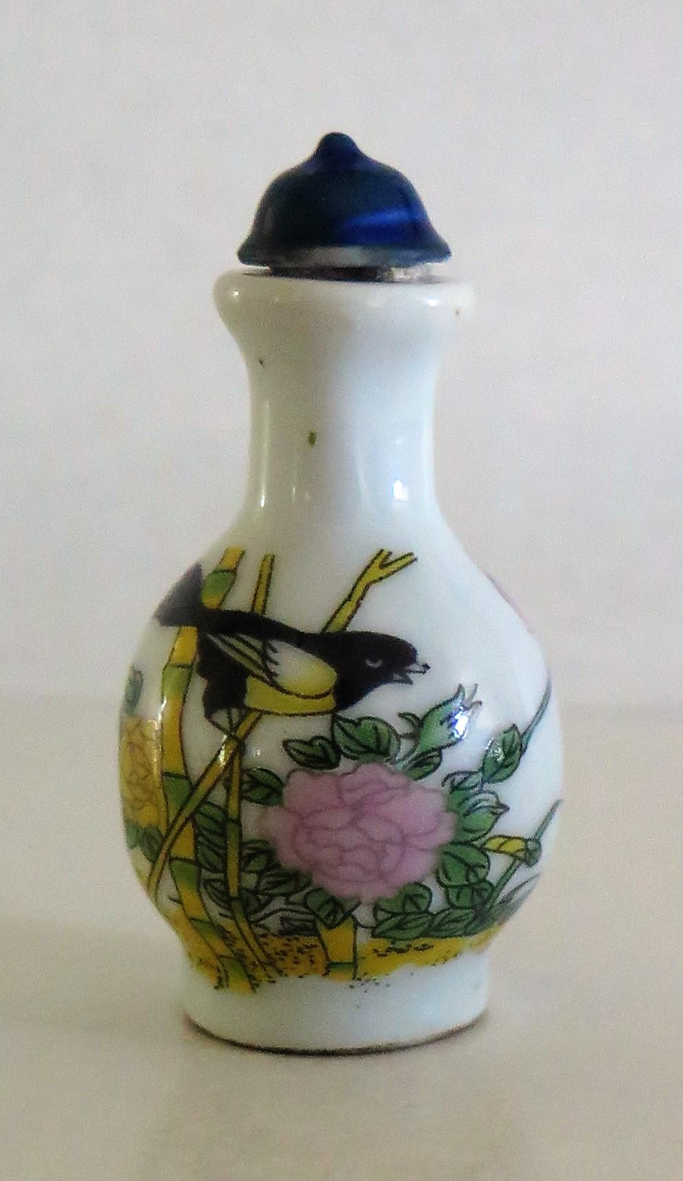 Chinese Porcelain Snuff Bottle, Hand-Painted Birds and Flowers, circa 1930 2