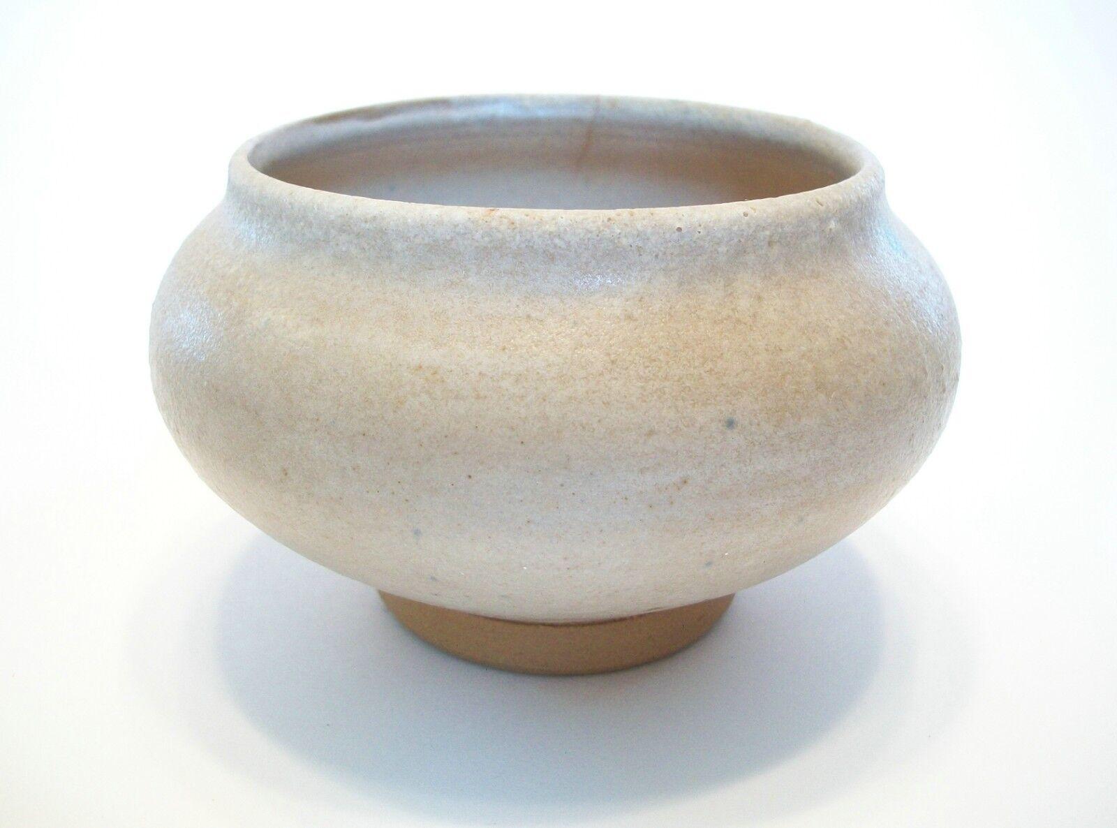 Mid-Century Modern Wheel Thrown & Glazed Studio Pottery Bowl - Signed - Canada - Late 20th Century For Sale